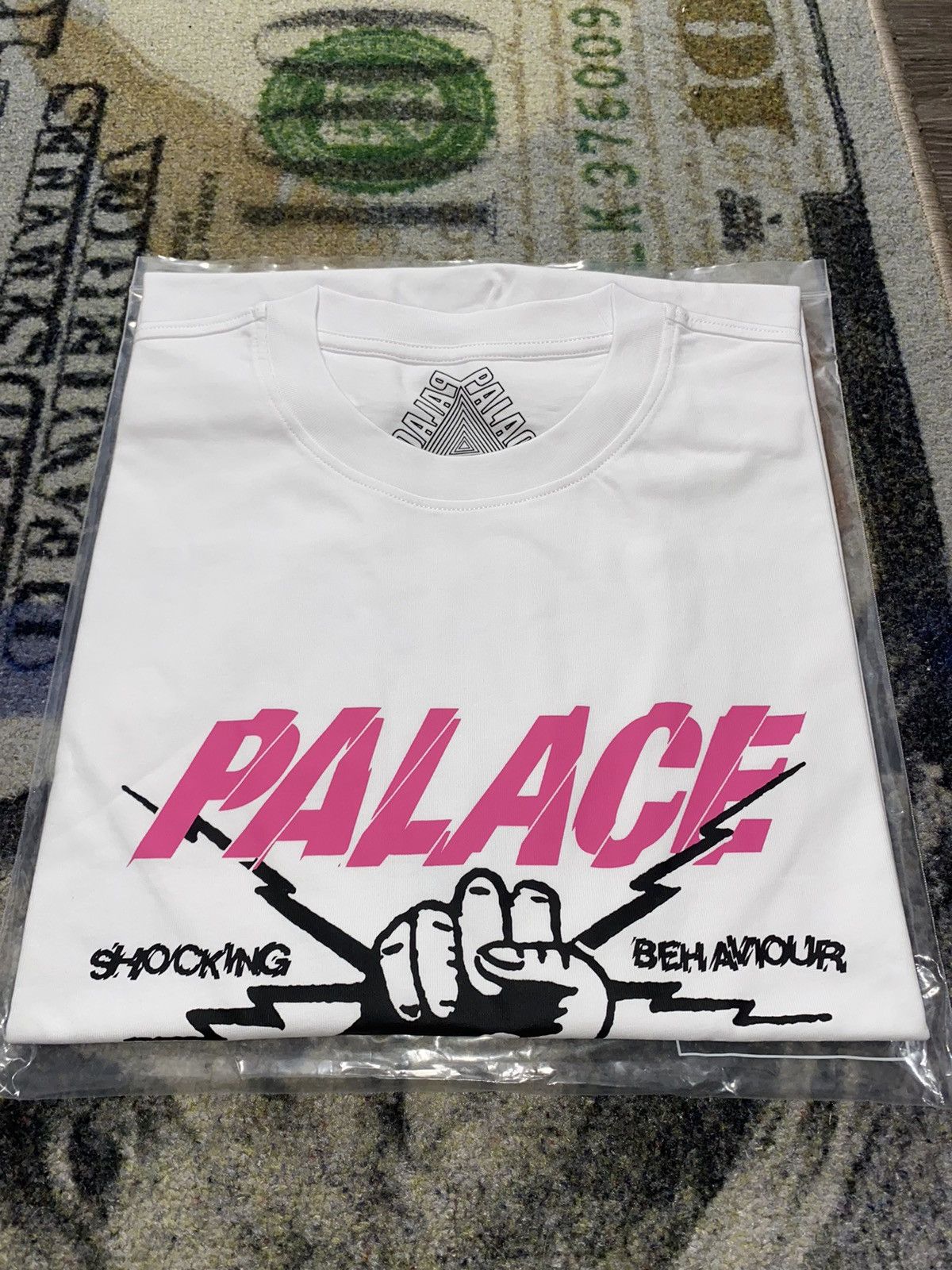 Palace Palace Shocking Behavior T-Shirt White Size US XL / EU 56 / 4 - 1 Thumbnail