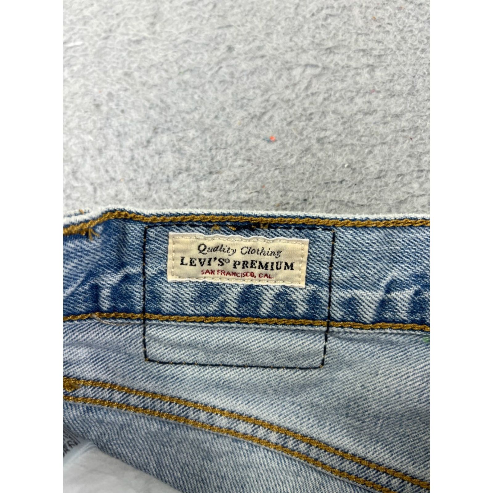 Levi's Levis Womens Denim Short Cut-Off 24 Blue Jean 5-Pocket Stitch Button Mid Rise 5.5in Inseam Casual Jazz Size 42" / US 20 - 7 Thumbnail