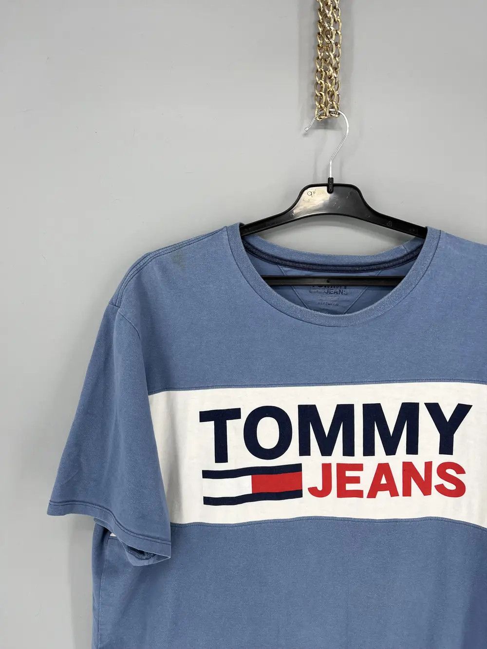 Tommy Hilfiger Tommy Jeans Hilfiger Big Logo Tshirt Vintage L Streetwear Size US L / EU 52-54 / 3 - 4 Thumbnail