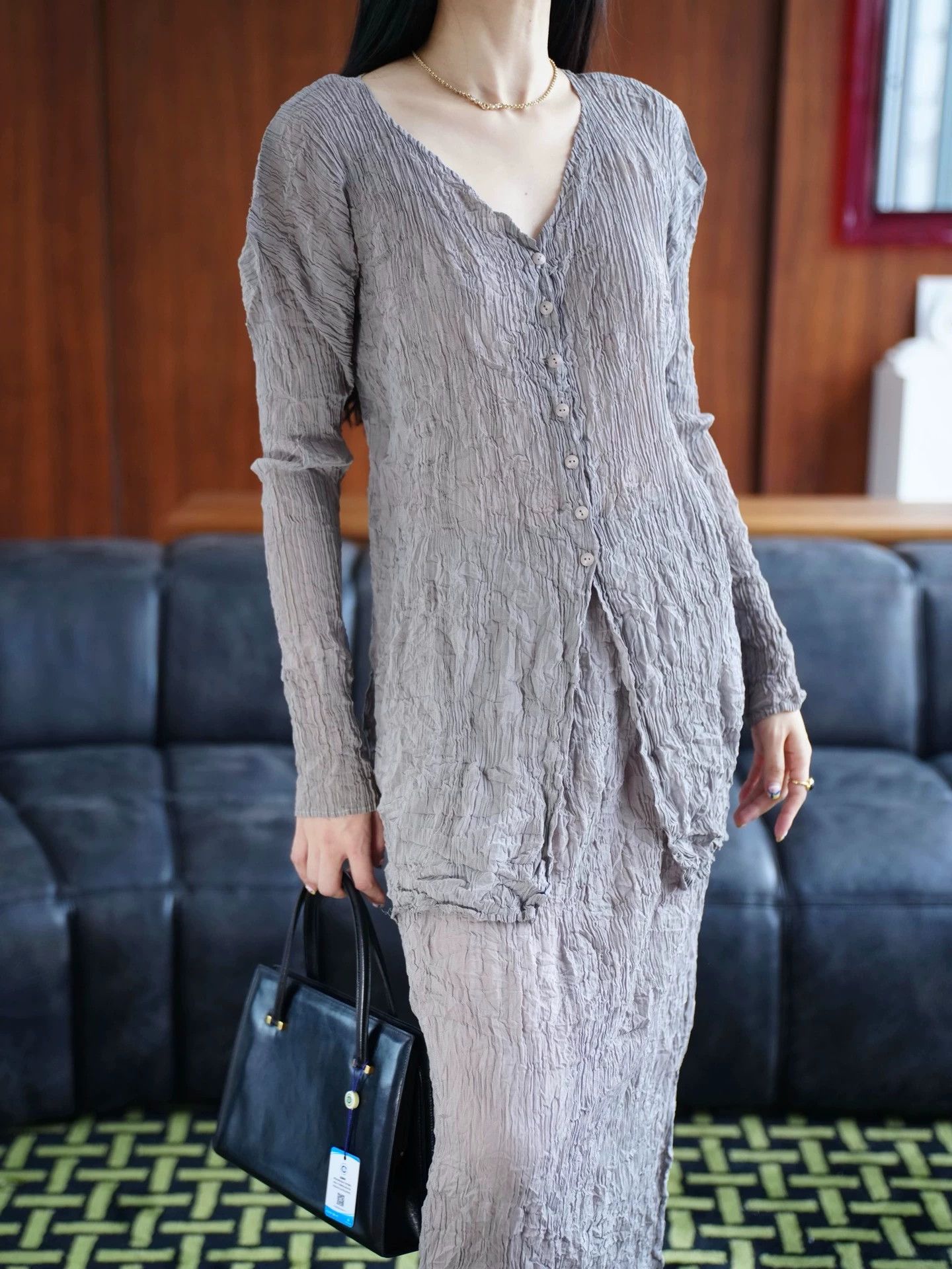 Issey Miyake Issey Miyake 1990s Silk Pleated Charcoal Gray Top & Skirt Size M / US 6-8 / IT 42-44 - 7 Thumbnail