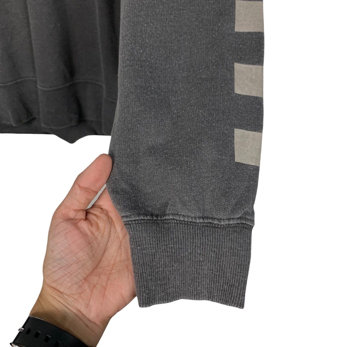Quiksilver QUIKSILVER Sleeve Big Logo Faded Gray Sweatshirt #1901-C83 Size US M / EU 48-50 / 2 - 9 Thumbnail