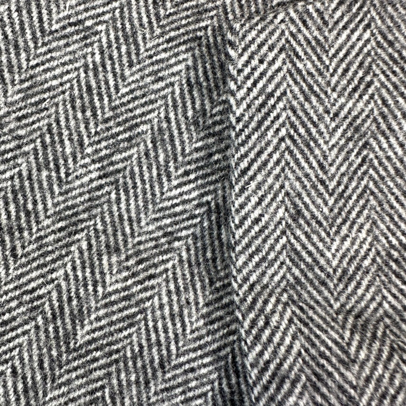 Geoffrey Beene Geoffrey Beene Sport Coat - Men's Gray Herringbone Tweed Wool Two-Button Single-Breasted Jacket 52 Regular Size US L / EU 52-54 / 3 - 3 Thumbnail