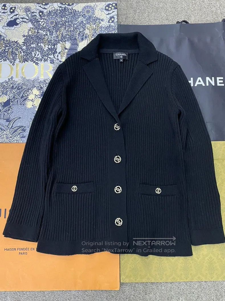 Chanel Chanel Black gold buckle knitted cardigan coat Size S / US 4 / IT 40 - 1 Thumbnail