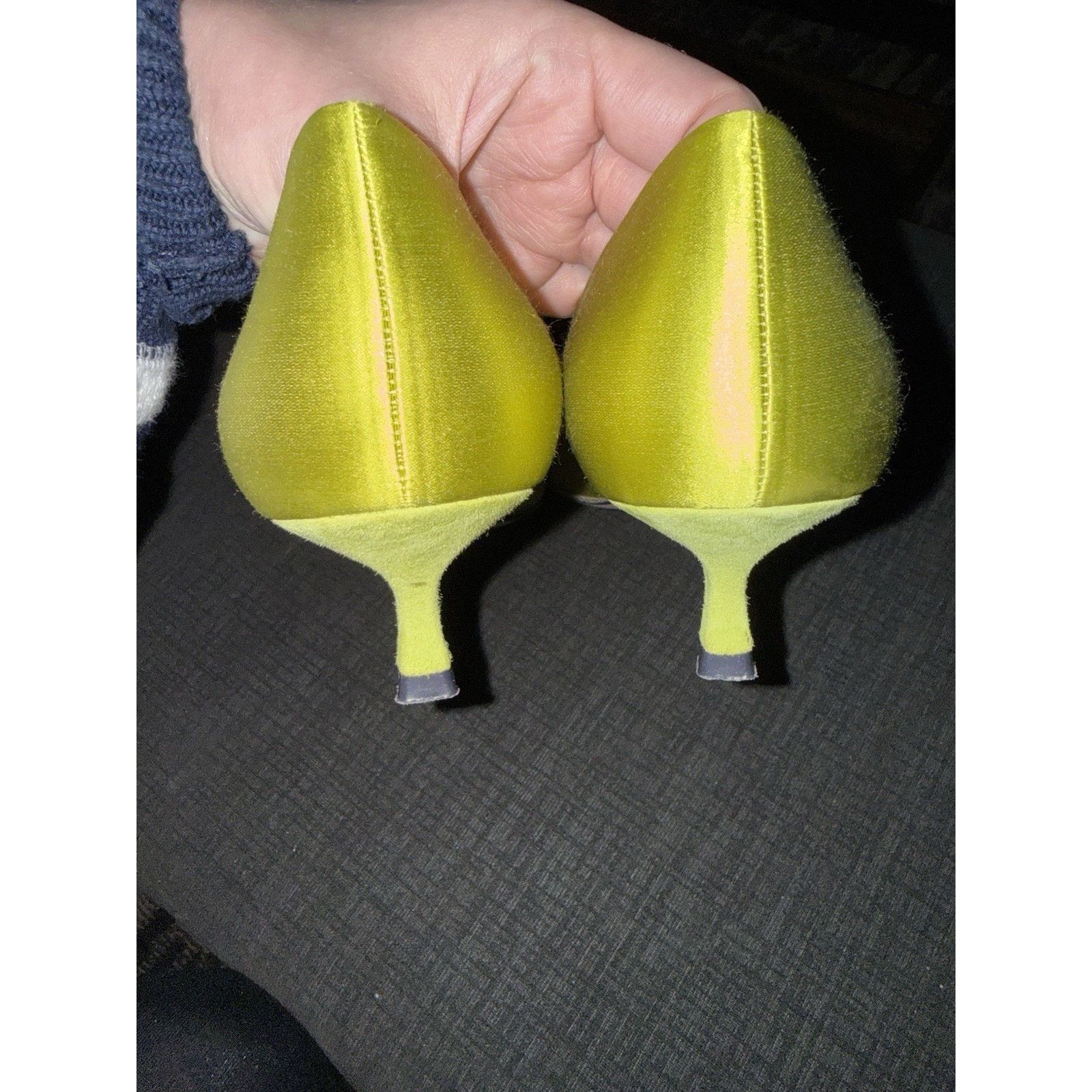 Stuart Weitzman stuart weitzman Neon Green Kitten Heels Satin Thea Point 8.5 Size US 8.5 / IT 38.5 - 3 Thumbnail