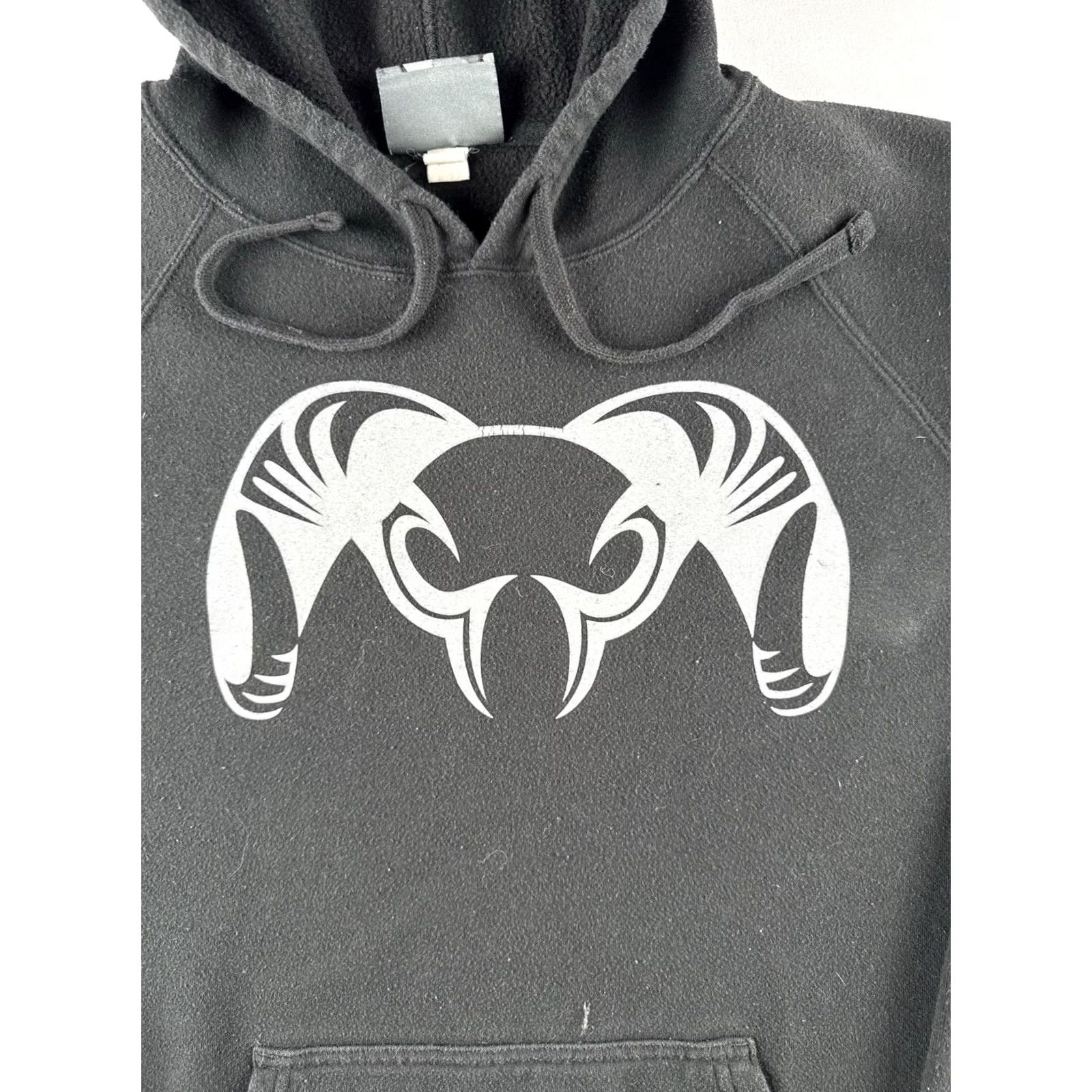 Logo 7 KUIU Hoodie Black Ram Logo Graphic Print Pullover Outdoor Performance Size L Men Regular Hooded Pockets Front Kangaroo Logo Size US L / EU 52-54 / 3 - 5 Thumbnail