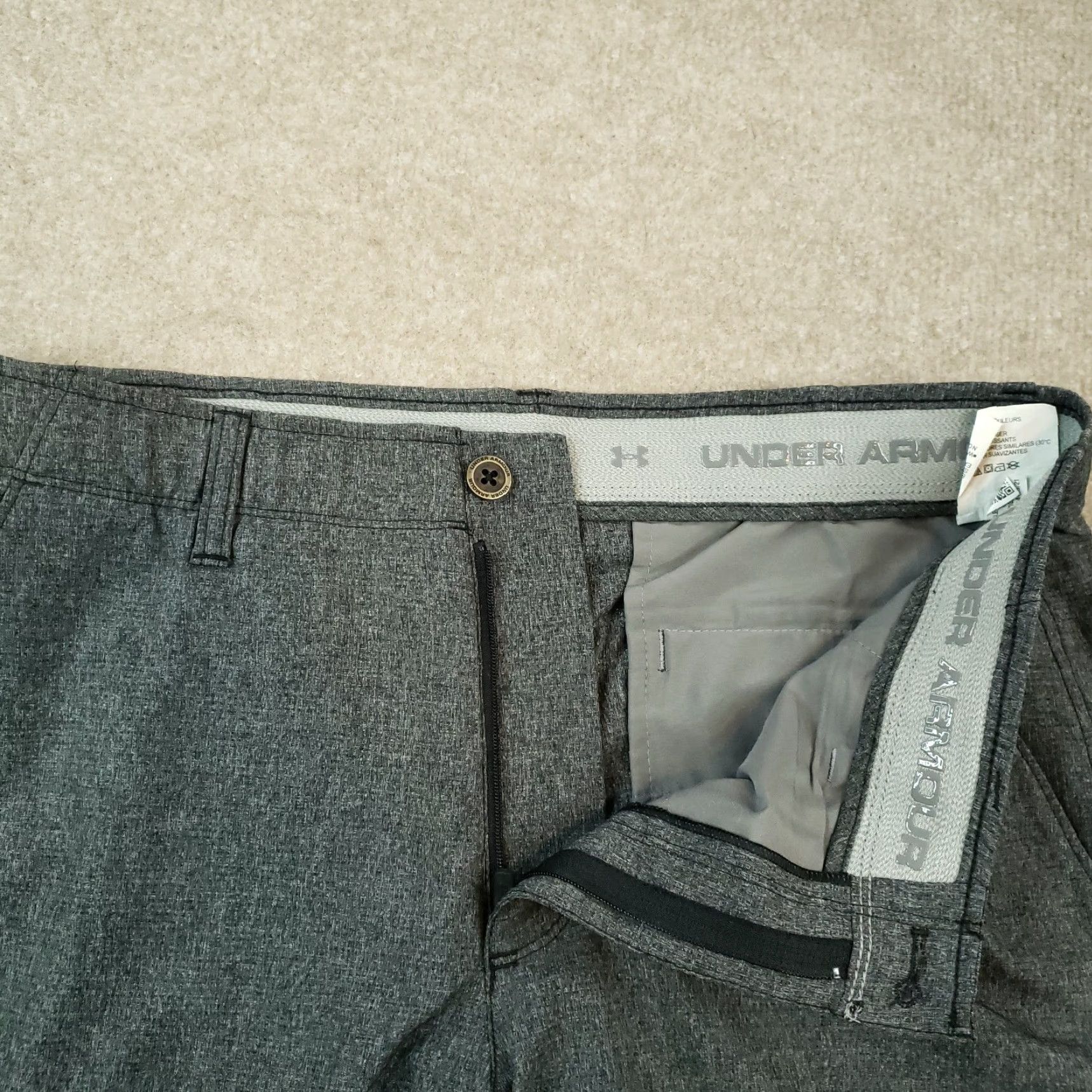 Under Armour Under Armour Shorts Mens 34 Gray Flat Front Chino Loose Regular Inseam 10 in Polyester Casual Travel Mens Gray Front Type: Flat Front Waist 34 Size 34 Size US S / EU 44-46 / 1 - 7 Thumbnail