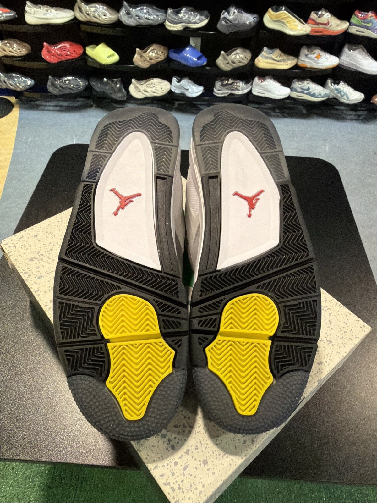 Jordan Brand Air Jordan 4 RM US 13 Mens White/Black/Red Nike Size US 13 / EU 46 - 11 Thumbnail