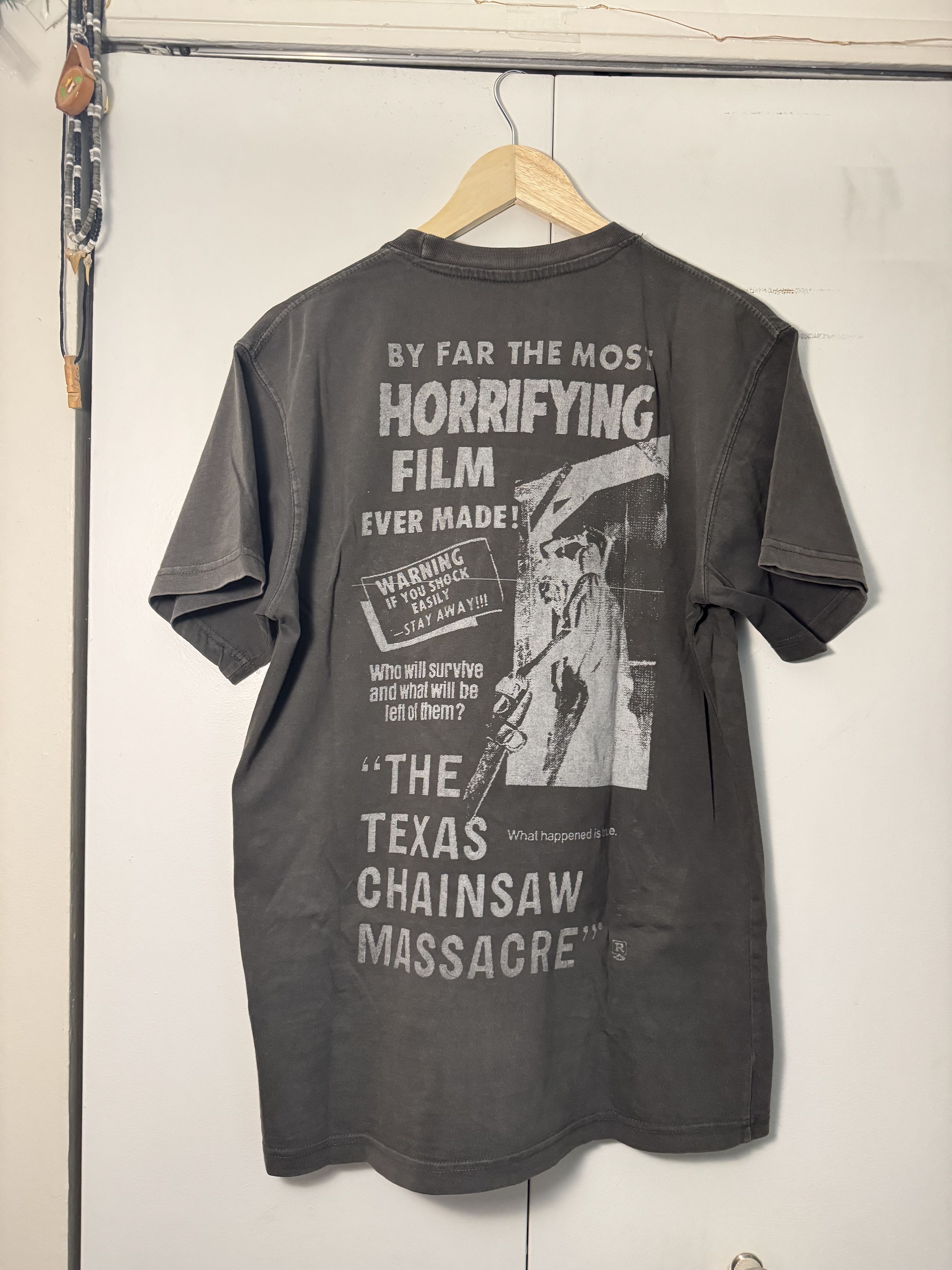 Travis Scott Travis Scott Texas Chainsaw Massacre Reversible 2017 T Shirt Size US M / EU 48-50 / 2 - 2 Thumbnail