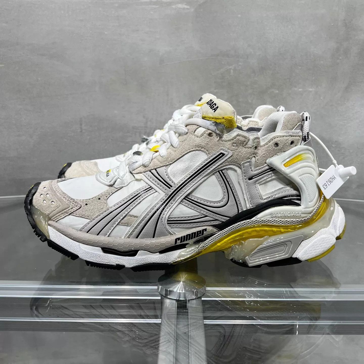 Balenciaga Balenciaga BLCG Runner White/Yellow 37 YH26163 Size US 7 / IT 37 - 3 Thumbnail