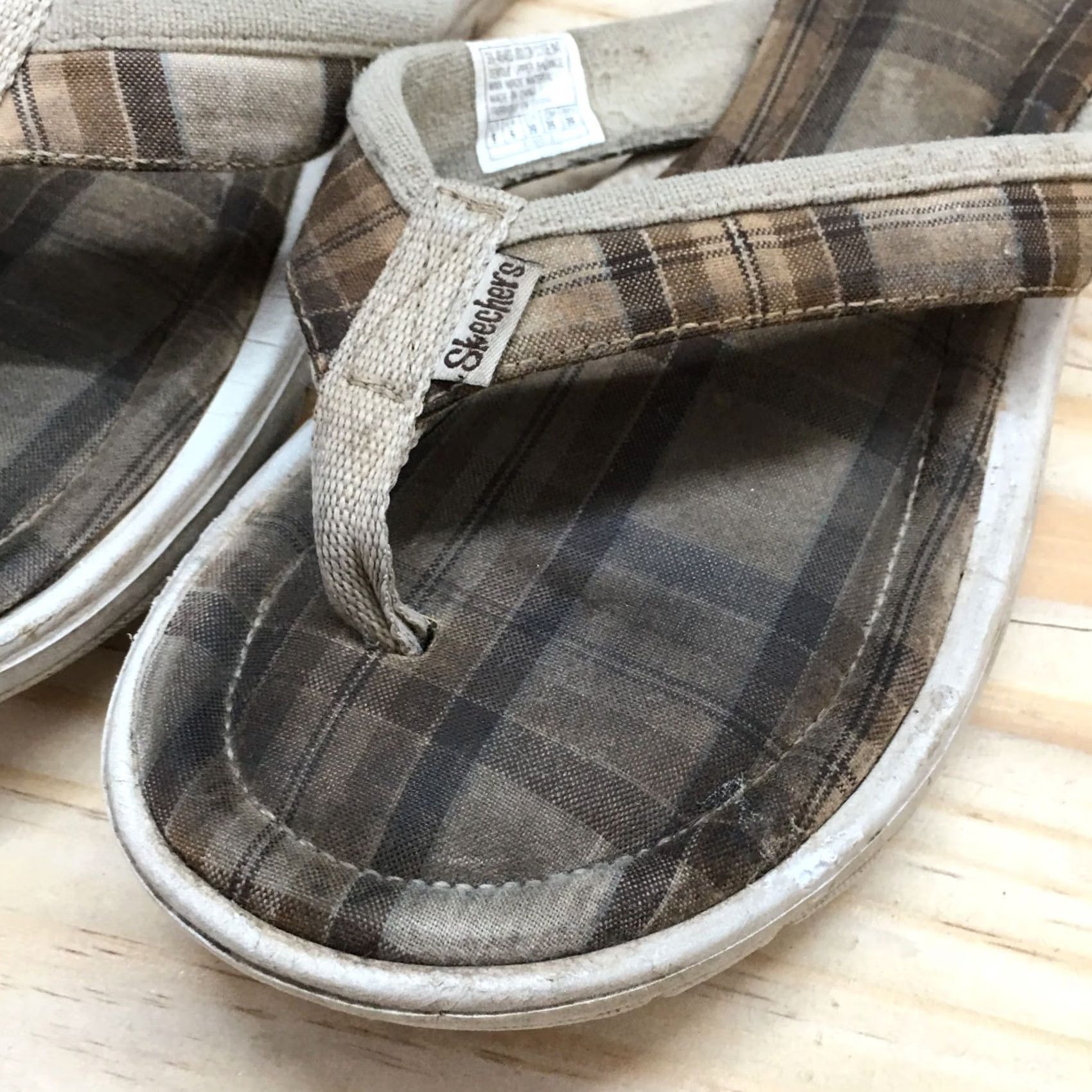 SKECHERS Skechers Sandals Womens 9 Casual Slip On Plaid Flip Flops 46463 Brown Fabric Size US 9 / IT 39 - 5 Thumbnail