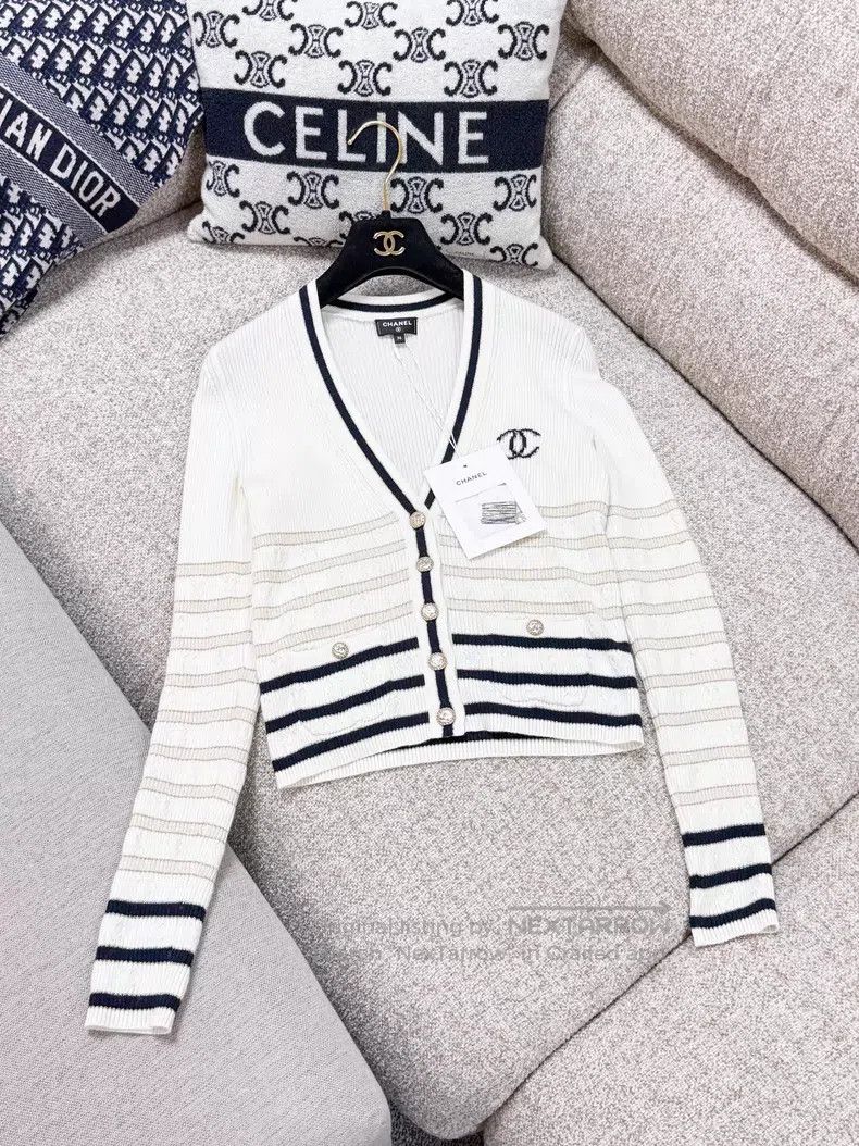 Chanel Chanel Black and gold striped double C long-sleeved knitte Size XS / US 0-2 / IT 36-38 - 2 Thumbnail