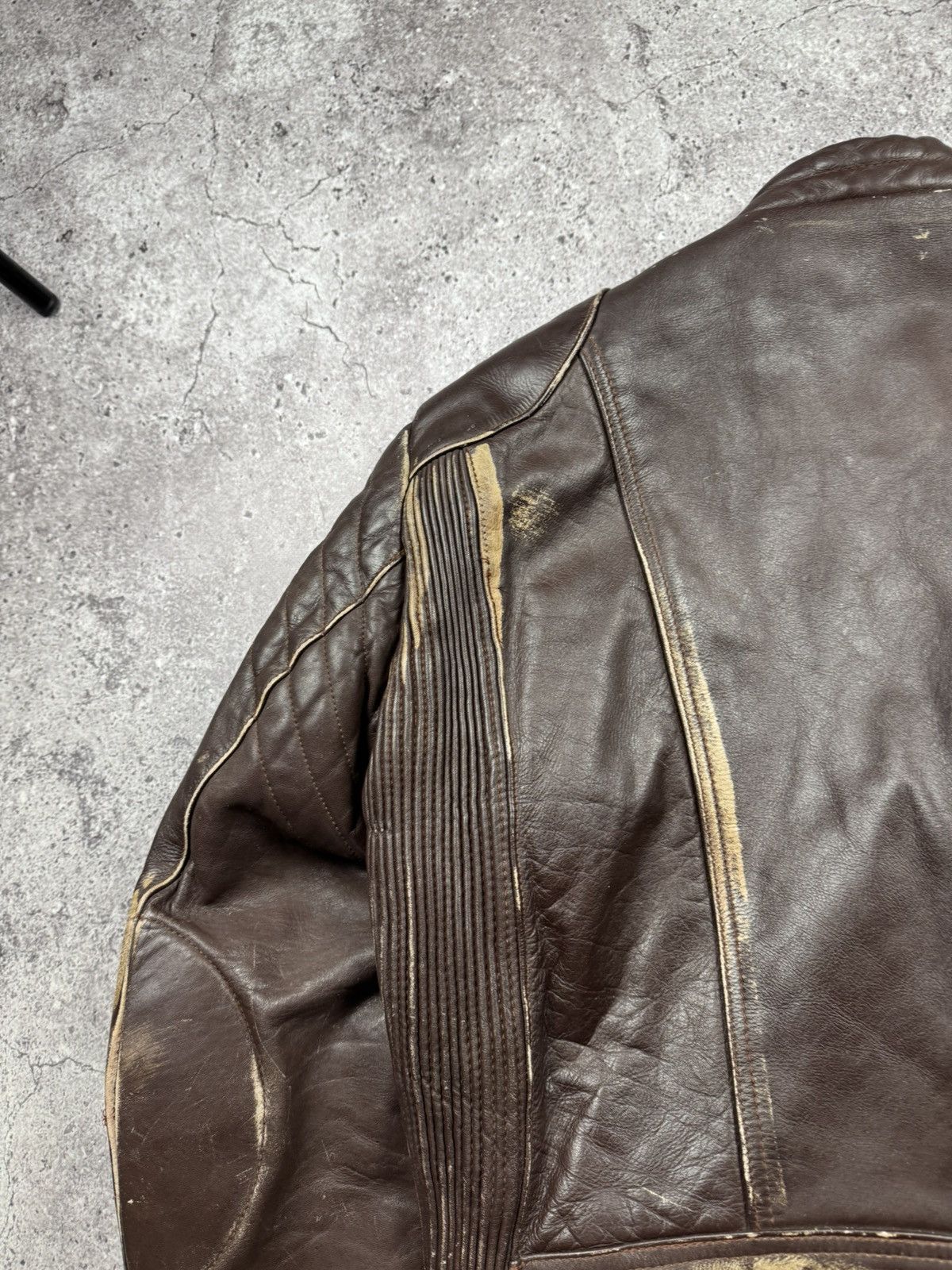 Vintage VINTAGE 80S BROWN BIKER RAMONES FADED RACING LEATHER JACKET Size US L / EU 52-54 / 3 - 18 Thumbnail
