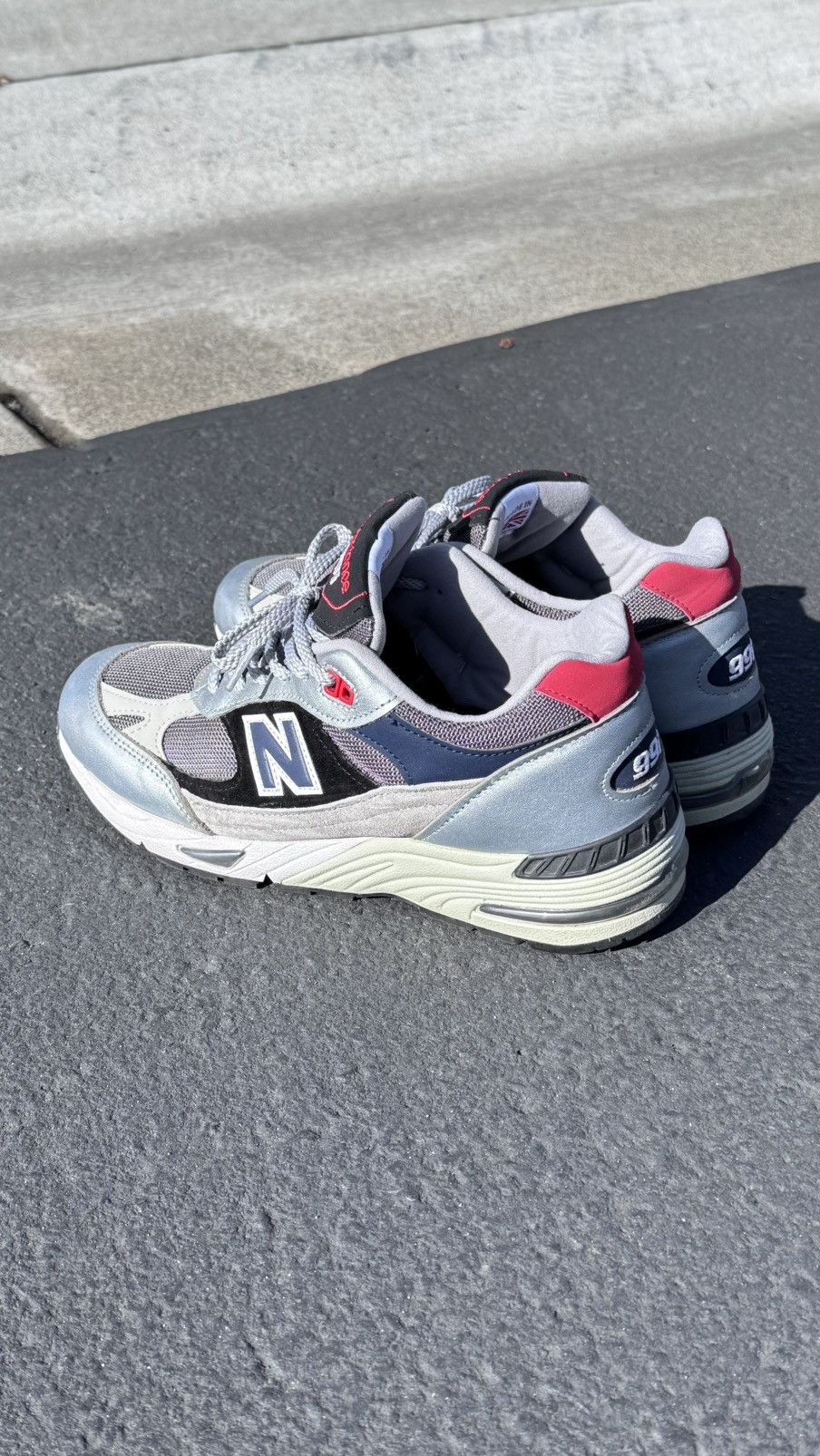 New Balance New Balance 991 made in UK silver Size US 8 / EU 41 - 2 Thumbnail