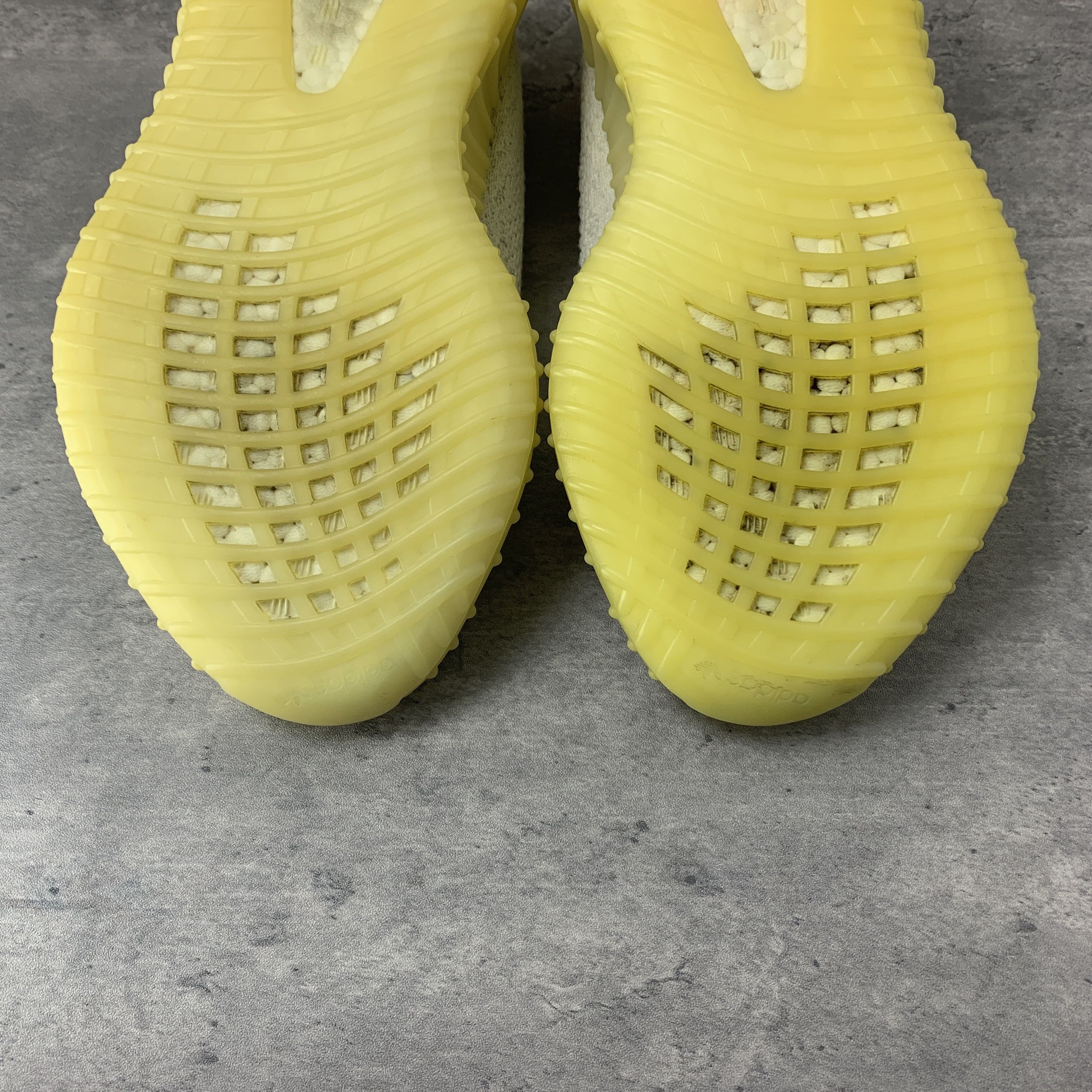 Adidas × Yeezy Adidas Yeezy Boost 350 V2 Cream/Triple White CP9366 Size US 6 / EU 39 - 8 Thumbnail