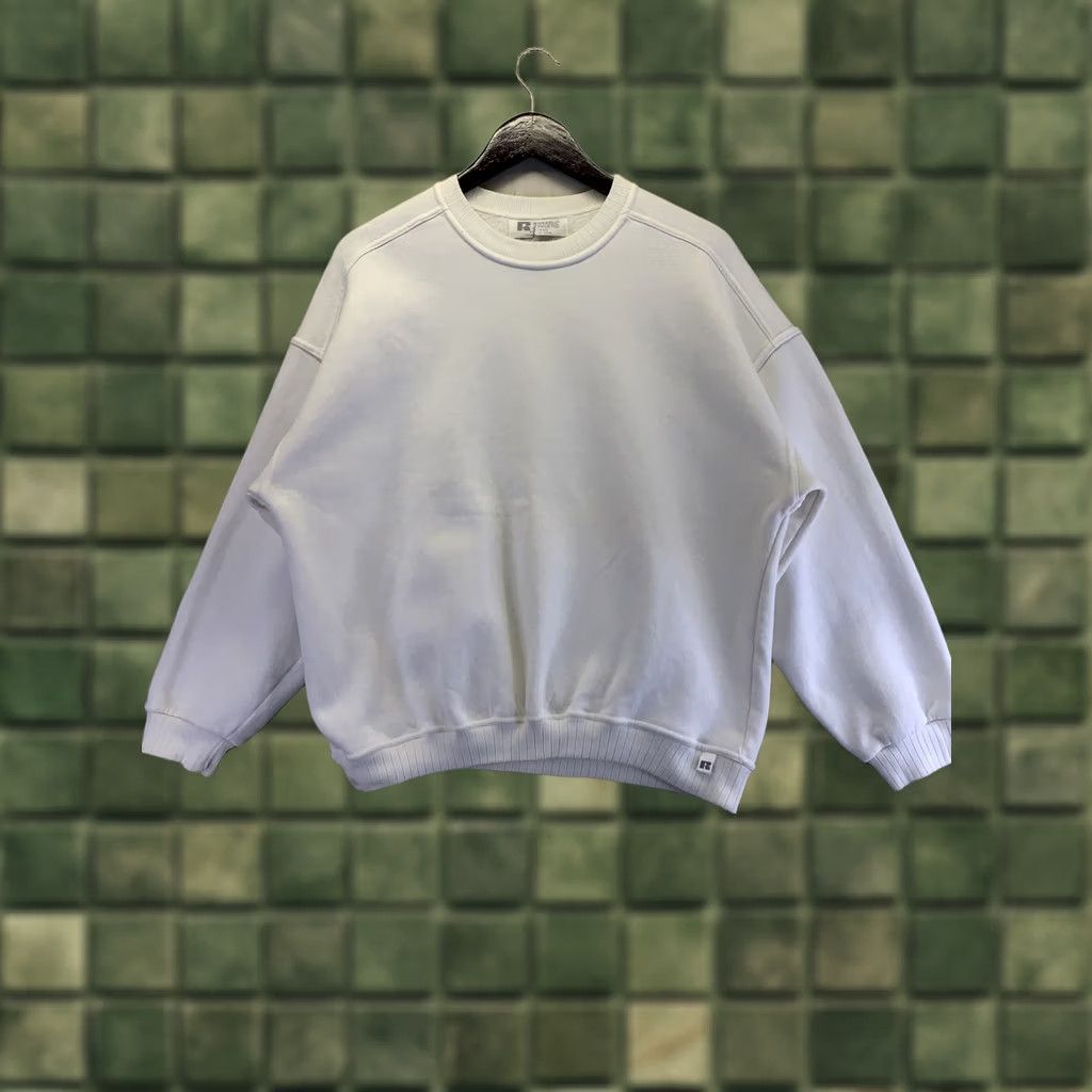 Vintage VINTAGE Russell Athletic Womens Sweatshirt White Made in USA-6906 XL Cotton Blend 1990s Size XL / US 12-14 / IT 48-50 - 1 Thumbnail