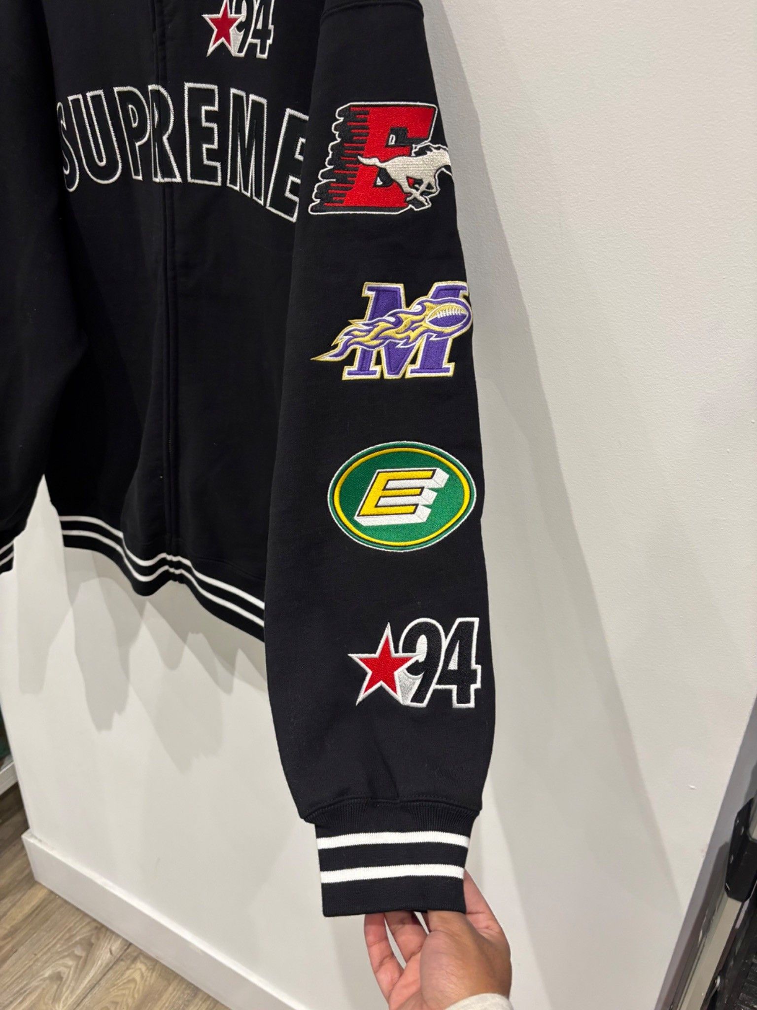 Supreme Supreme Mascots Zip Up Sweatshirt Black Size US L / EU 52-54 / 3 - 3 Thumbnail