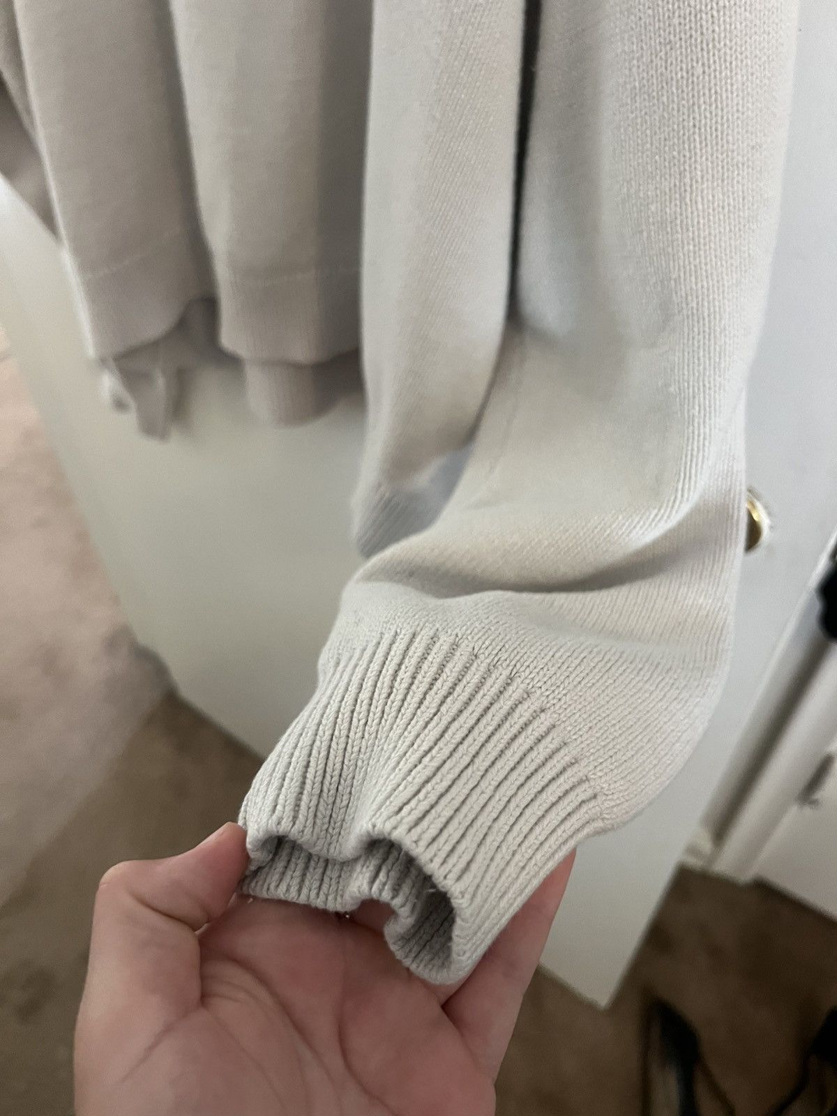 Pacsun Extra long sleeves white knitted sweater Size US M / EU 48-50 / 2 - 4 Thumbnail