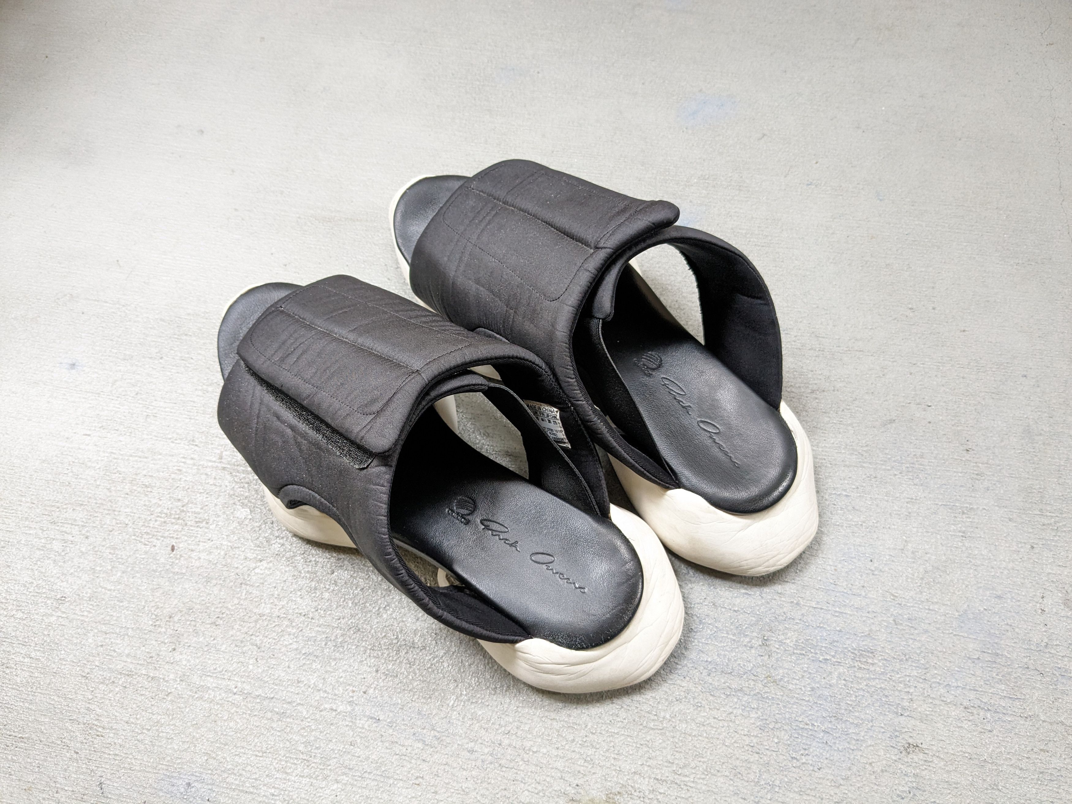 Adidas × Rick Owens Rick Owens x Adidas Clog Sandals 10 Black White AQ2822 Size US 10 / EU 43 - 13 Thumbnail