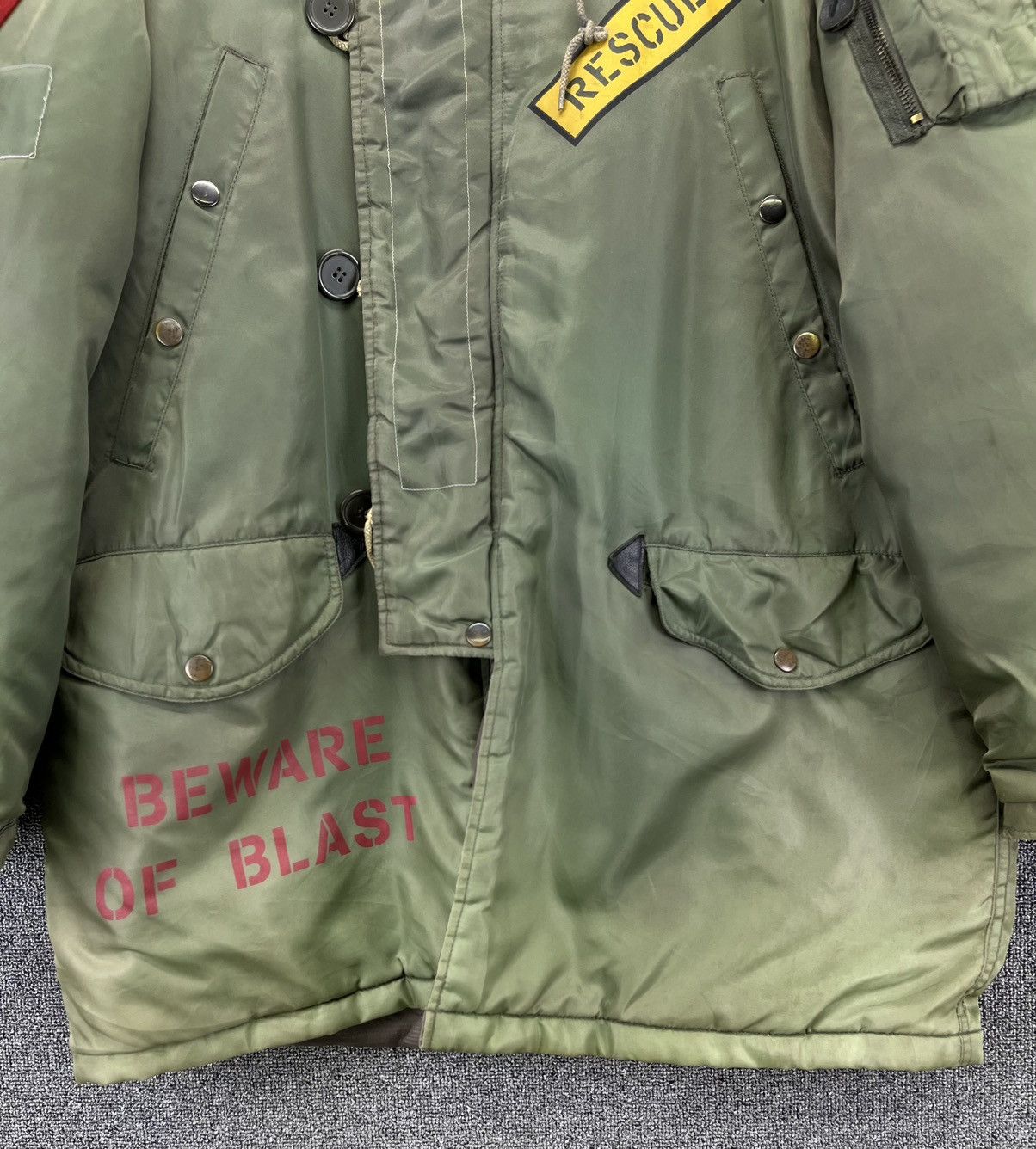 Avirex Vintage Avirex Rescue Fur Hoodie Parkas BomberJacket Size US L / EU 52-54 / 3 - 8 Thumbnail