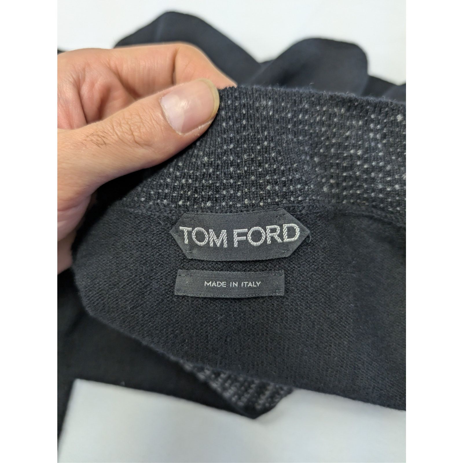 Tom Ford o1rshd1 Knitwear V-Neck Cardigan Sweater in Black Size US M / EU 48-50 / 2 - 18 Thumbnail