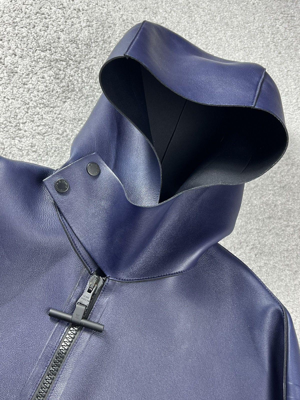 Louis Vuitton Louis Vuitton Leather Dark Blue Hooded Zip Up Jacket Size L Size US L / EU 52-54 / 3 - 11 Thumbnail