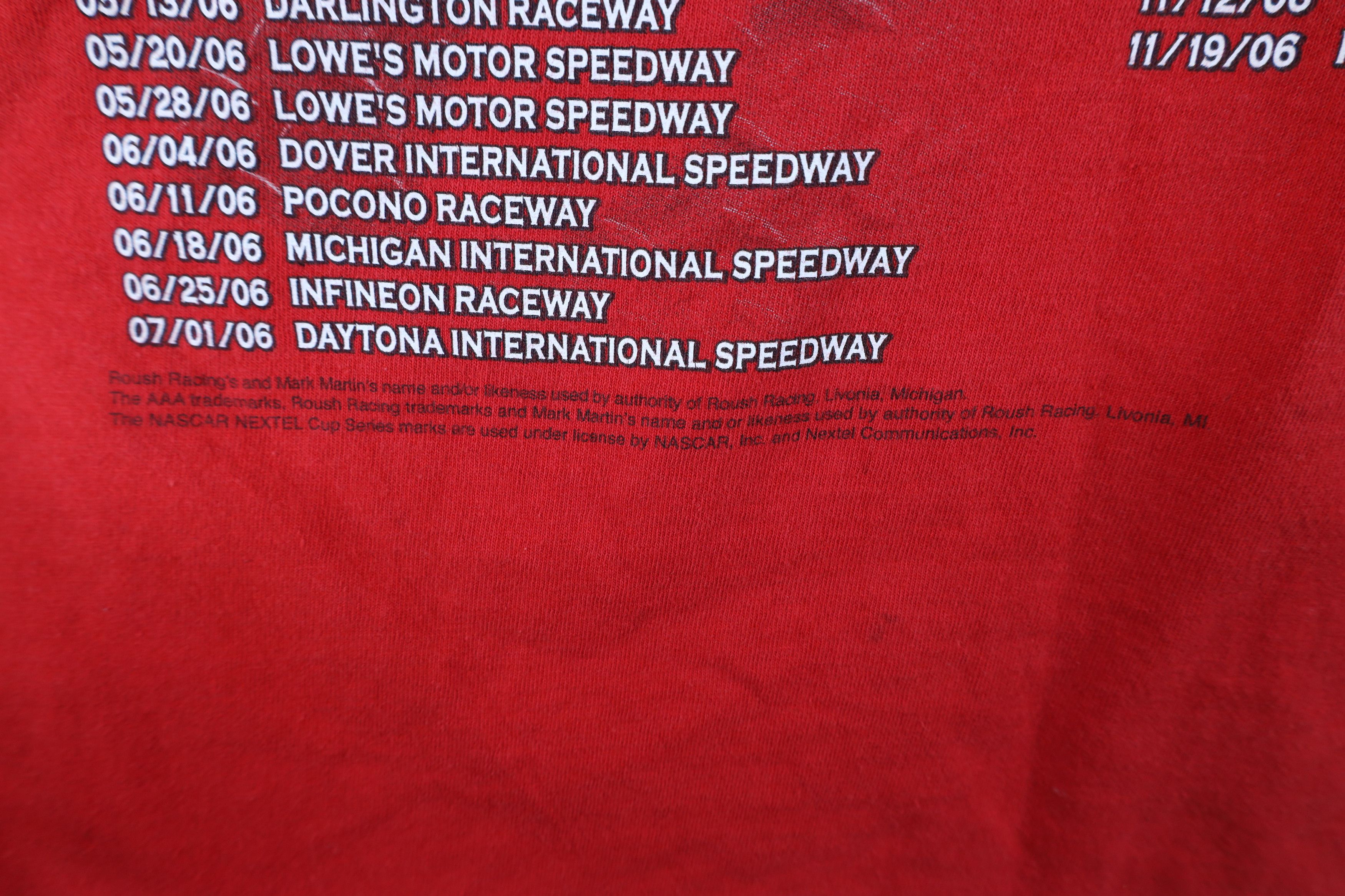 Vintage Vintage Y2K 2006 Nascar Mark Martin Racing T-Shirt Red Size US L / EU 52-54 / 3 - 13 Thumbnail