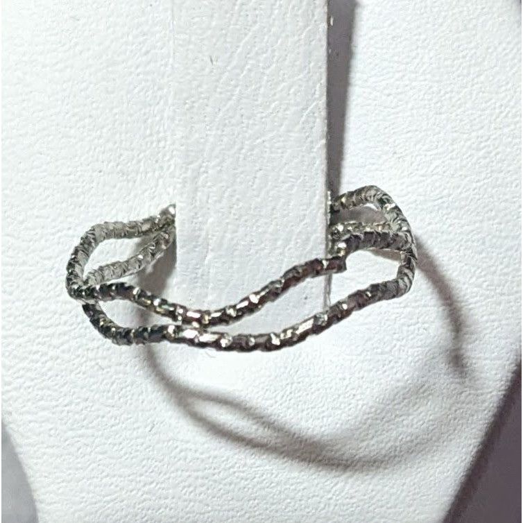 Other Minimalist Silver Tone Textured Zigzag Rings Set Of 2 Size 5 Size ONE SIZE - 1 Thumbnail