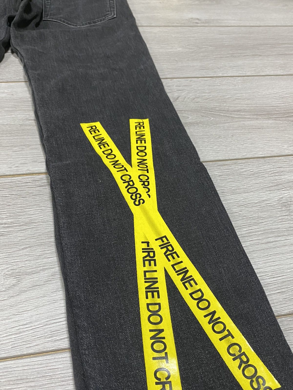 Off-White Off-White tape T 2013 Fire line do not cross jeans Size US 31 - 5 Thumbnail
