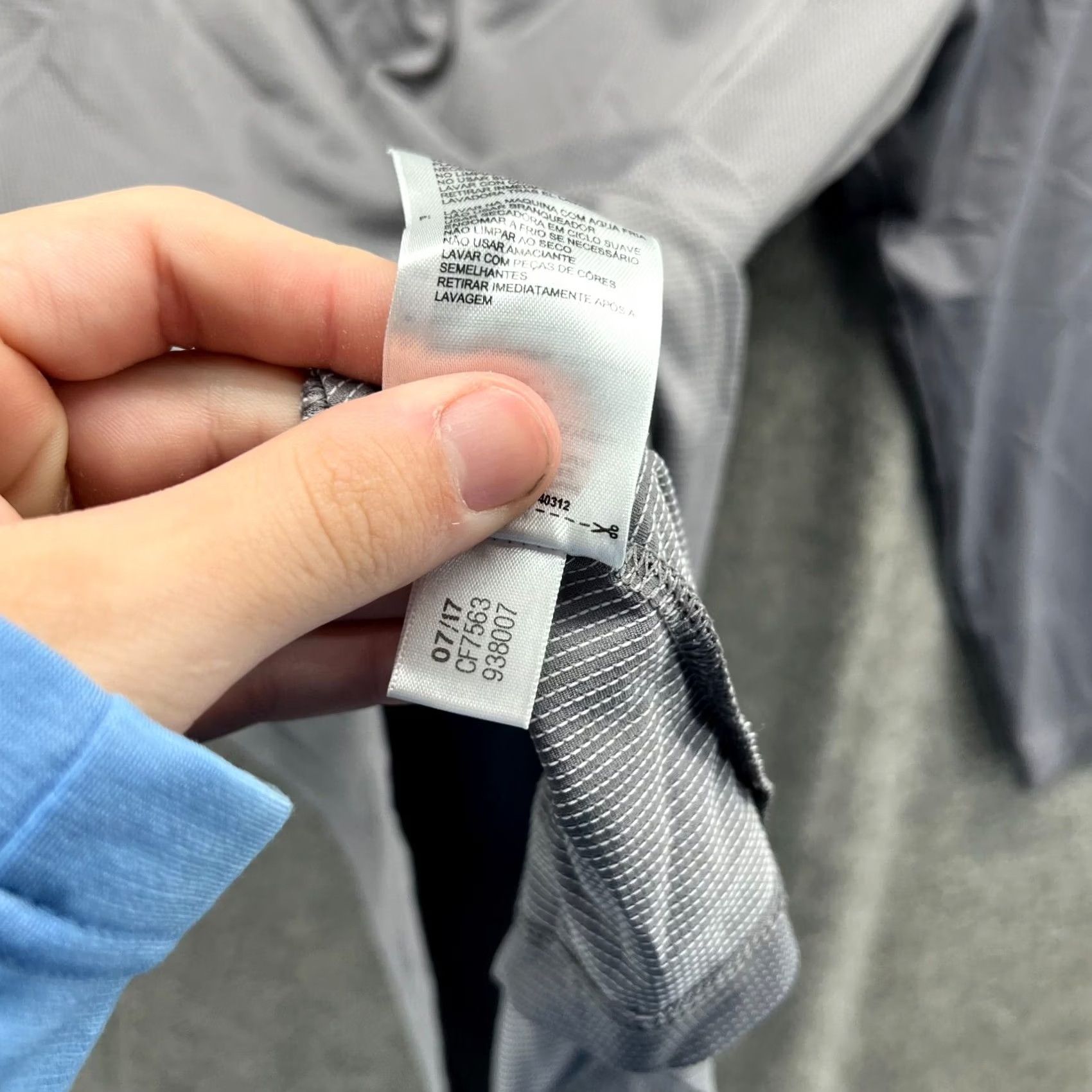 Adidas VINTAGE Adidas Polo Shirt Women Large Gray Long Sleeve Climalite Knit Jersey Golf Casual Women Mens Size L / US 10 / IT 46 - 5 Thumbnail