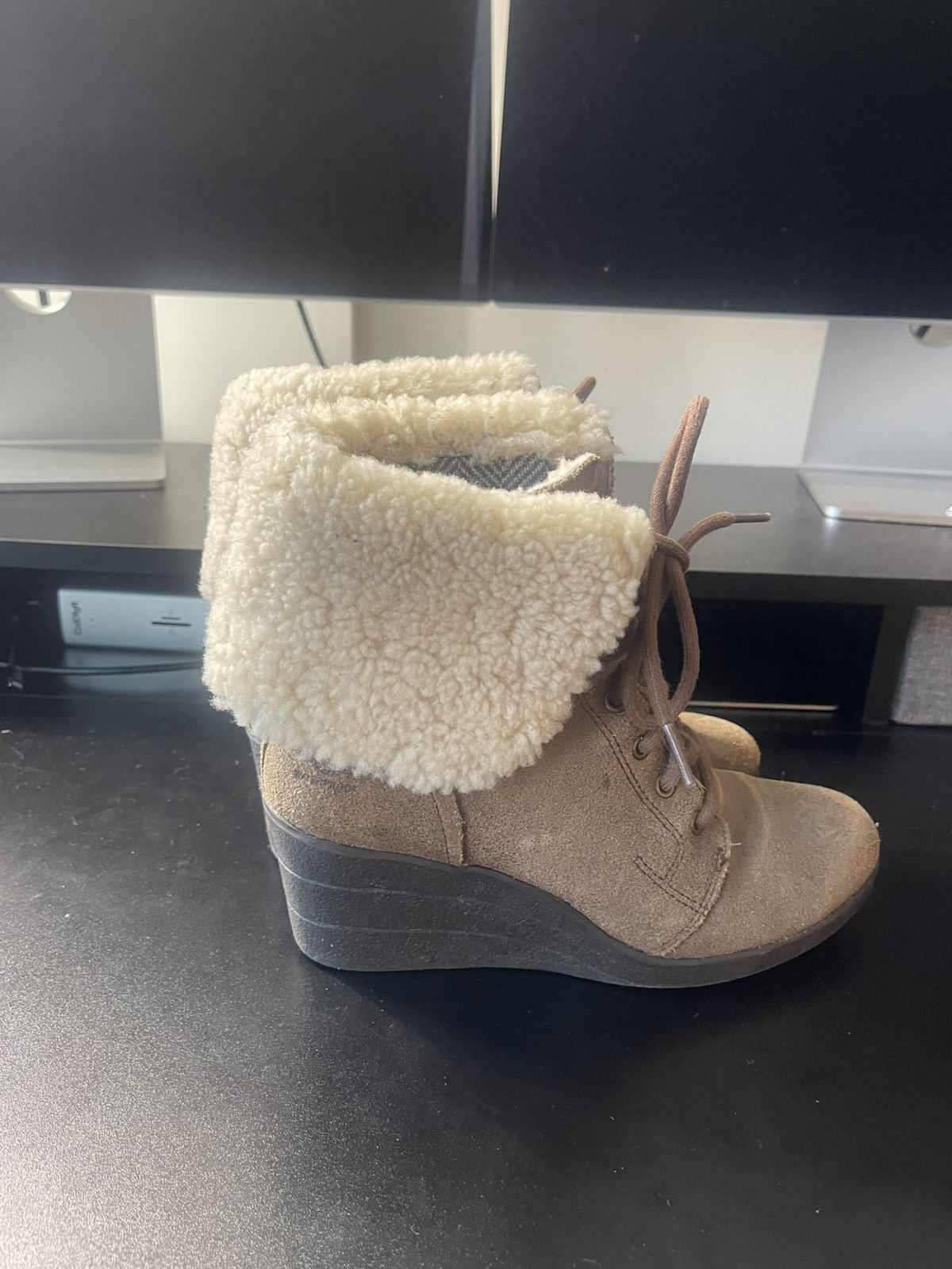 Ugg UGG Zea Waterproof Brown Leather Shearling Wedge Heel Size US 7 / IT 37 - 4 Thumbnail