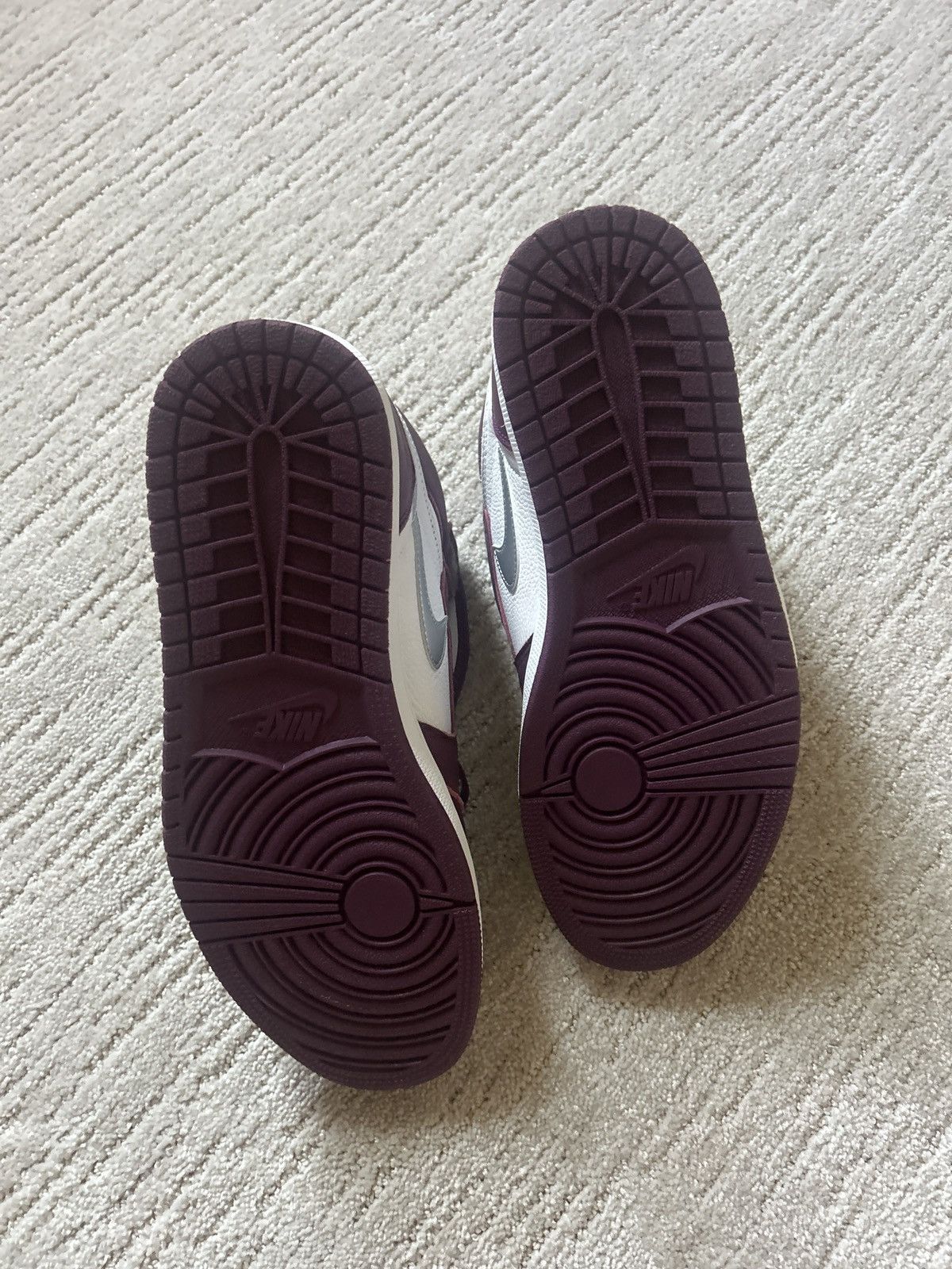 Jordan Brand Jordan 1 Retro High OG Bordeaux Size US 11 / EU 44 - 7 Thumbnail