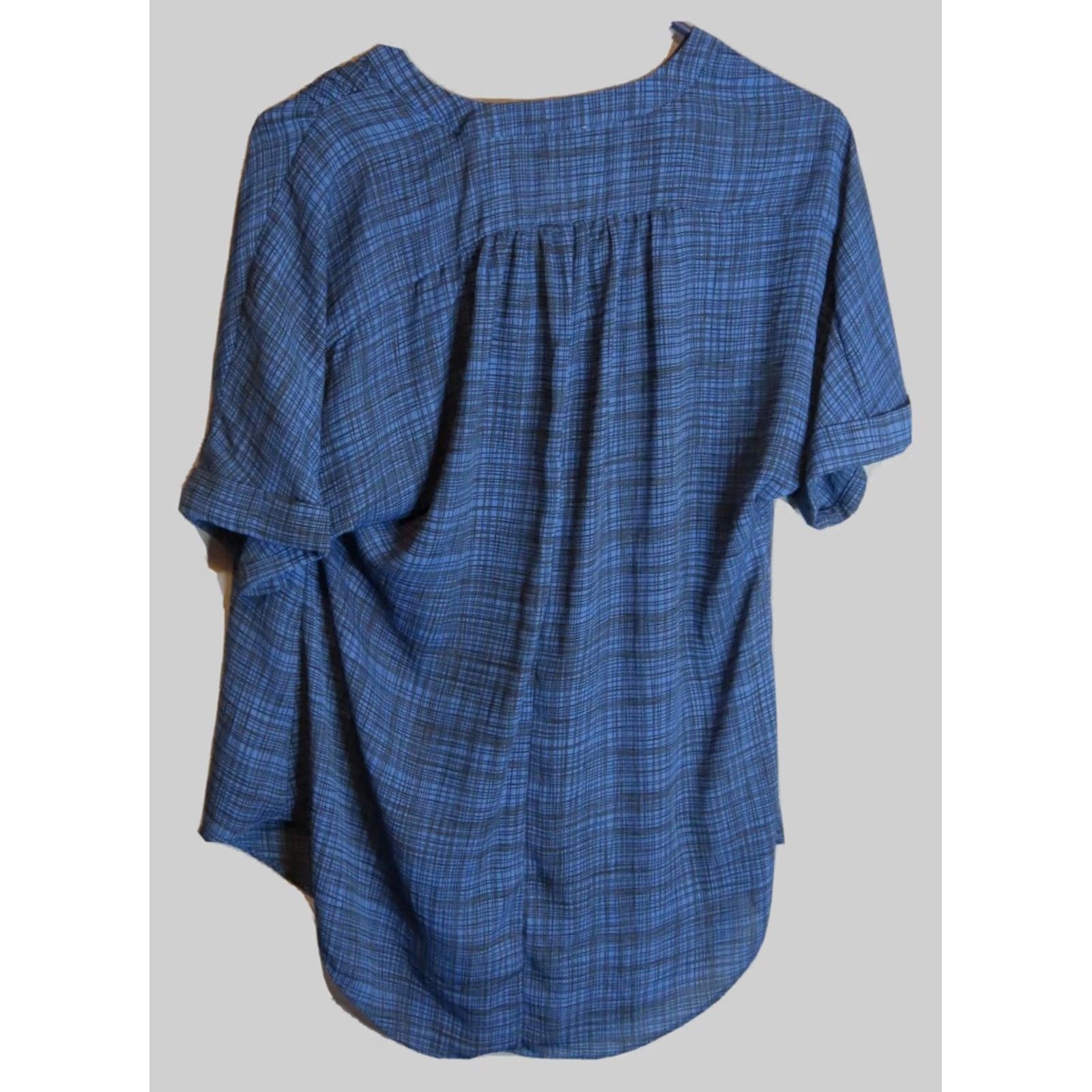 Worthington Worthington Blouse Shirt Women PS Petite V-Neck Short Sleeve Blue Striped Lined Modern Classic Size S / US 4 / IT 40 - 3 Thumbnail