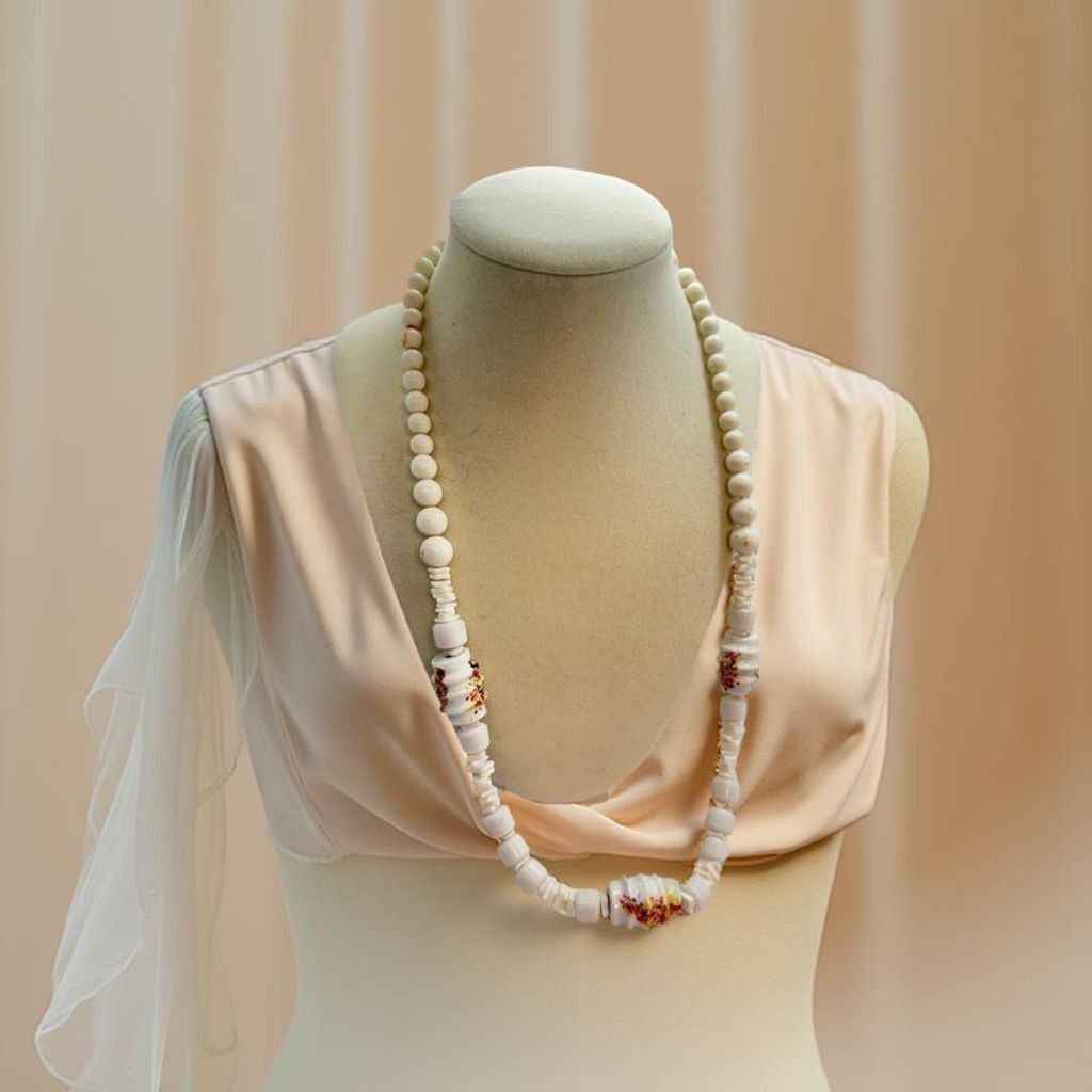 Other Vintage Milk Glass Beaded Necklace Mid Century Size ONE SIZE - 1 Thumbnail