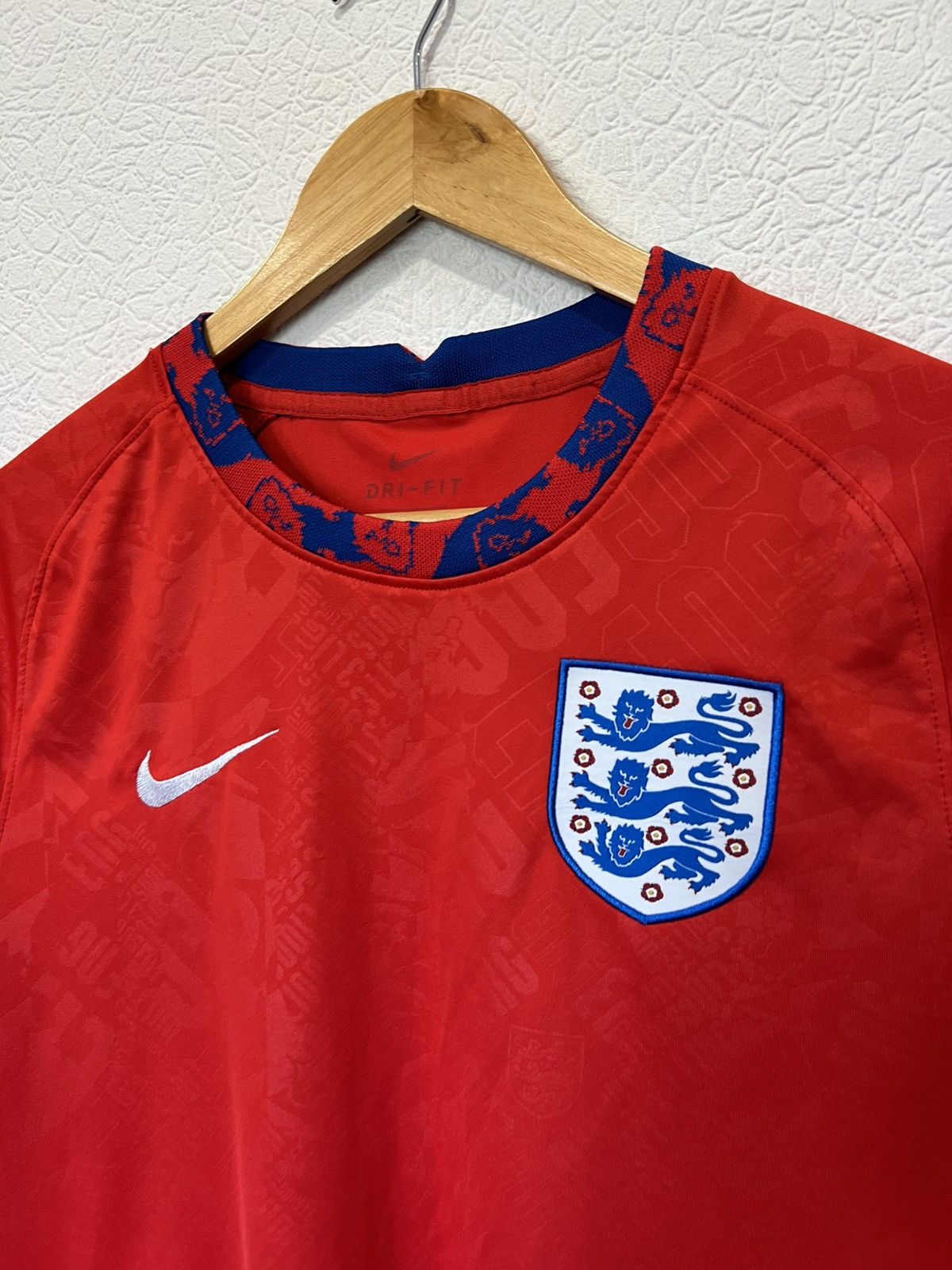 Nike Nike England 2020 Red Soccer Jersey Football Shirt Mens Size US L / EU 52-54 / 3 - 2 Thumbnail