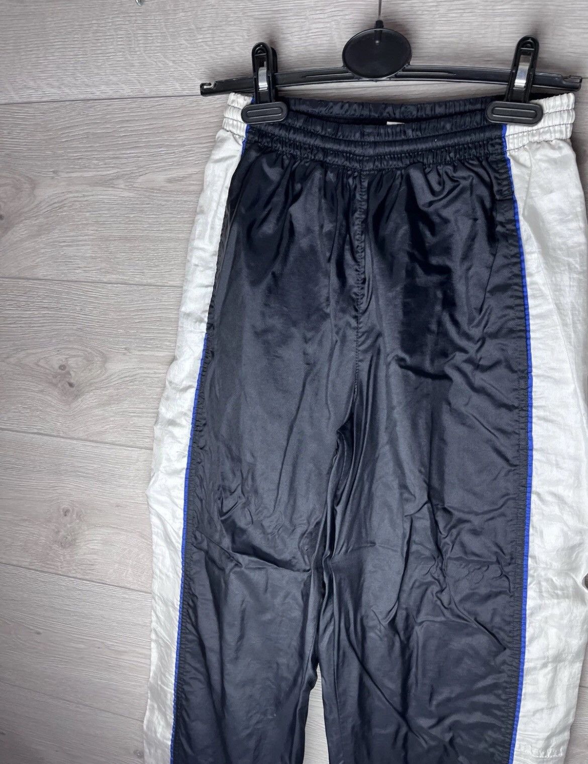 Nike Vintage Nike Nylon Pants Swoosh rare brand USA 🇺🇸 Size US 32 / EU 48 - 3 Thumbnail