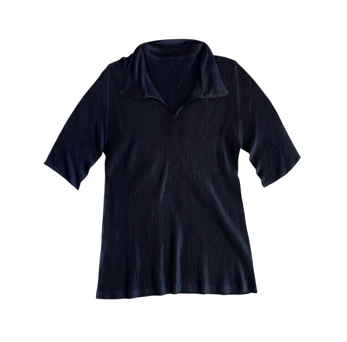 Pleats Please Issey Miyake TAX FREE 🇺🇸 issey miyake pleats please flowy velvet polo Size US S / EU 44-46 / 1 - 1 Thumbnail