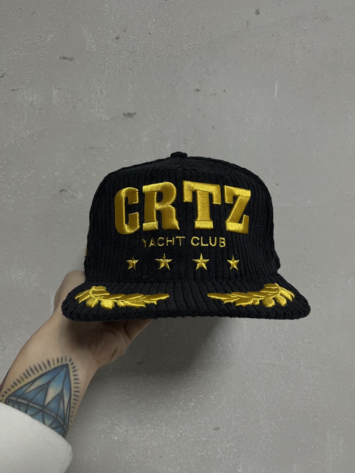 Corteiz Rare Corteiz X Soho Yacht Club Corduroy Snapback Hat Black Size ONE SIZE - 2 Thumbnail