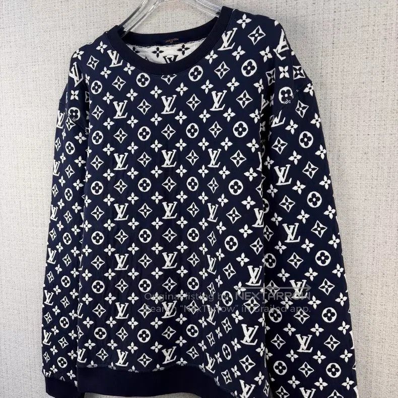 Louis Vuitton Louis Vuitton size 4l Round neck sweatshirt with full print Size US M / EU 48-50 / 2 - 2 Thumbnail