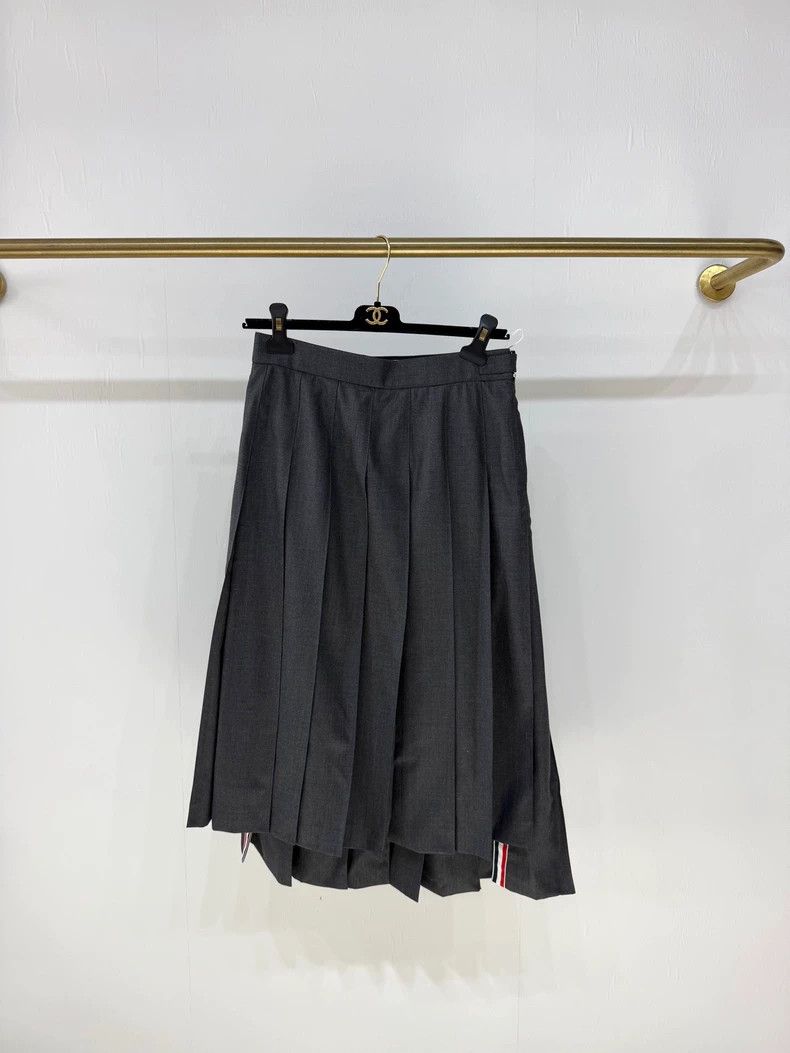 Thom Browne Thom Browne A gray pleated half-length dress Size 26" / US 2 / IT 38 - 1 Thumbnail