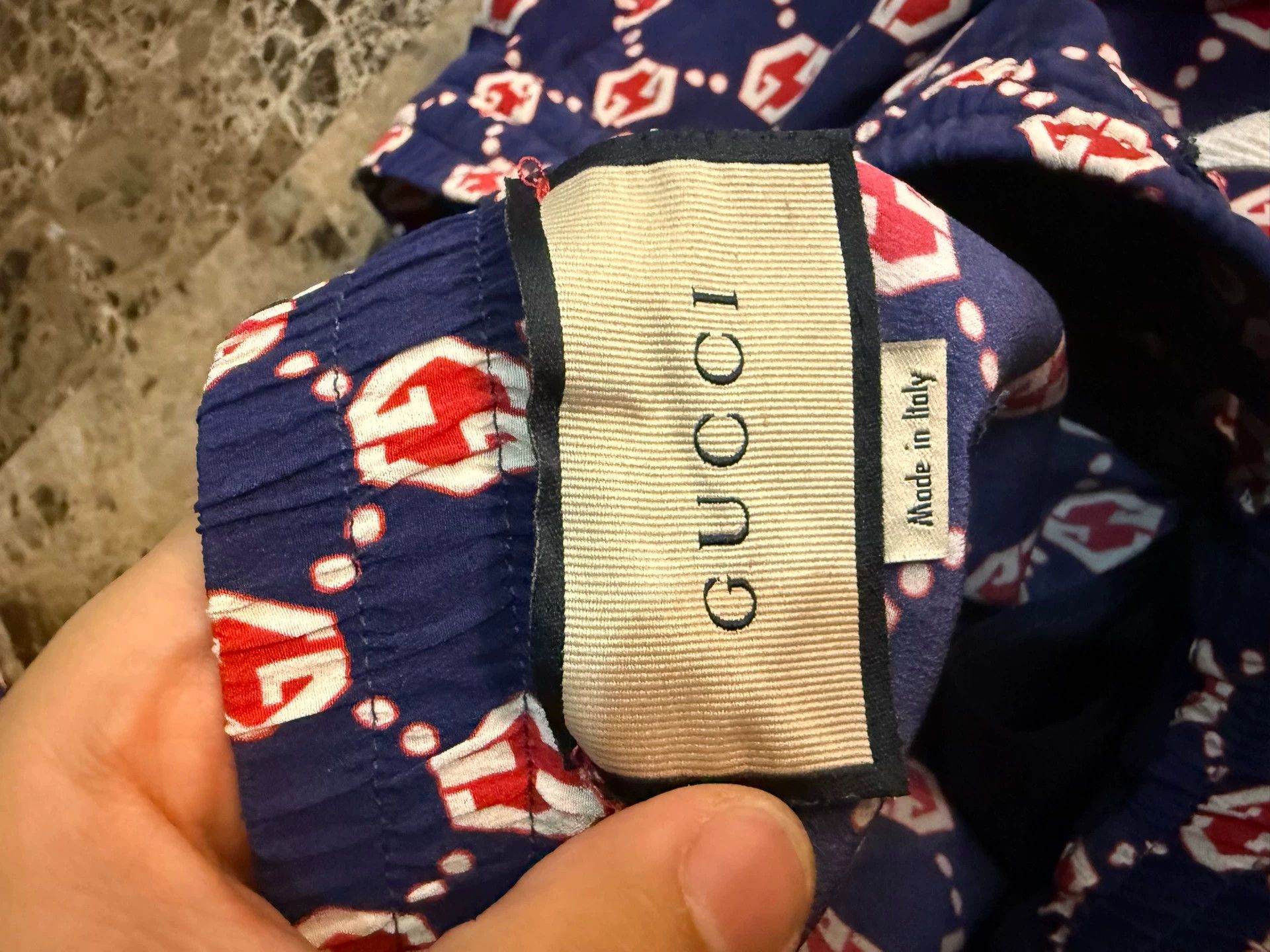 Gucci Gucci Oversized Silk Full Logo Shorts Size 44 Size US 28 / EU 44 - 4 Thumbnail