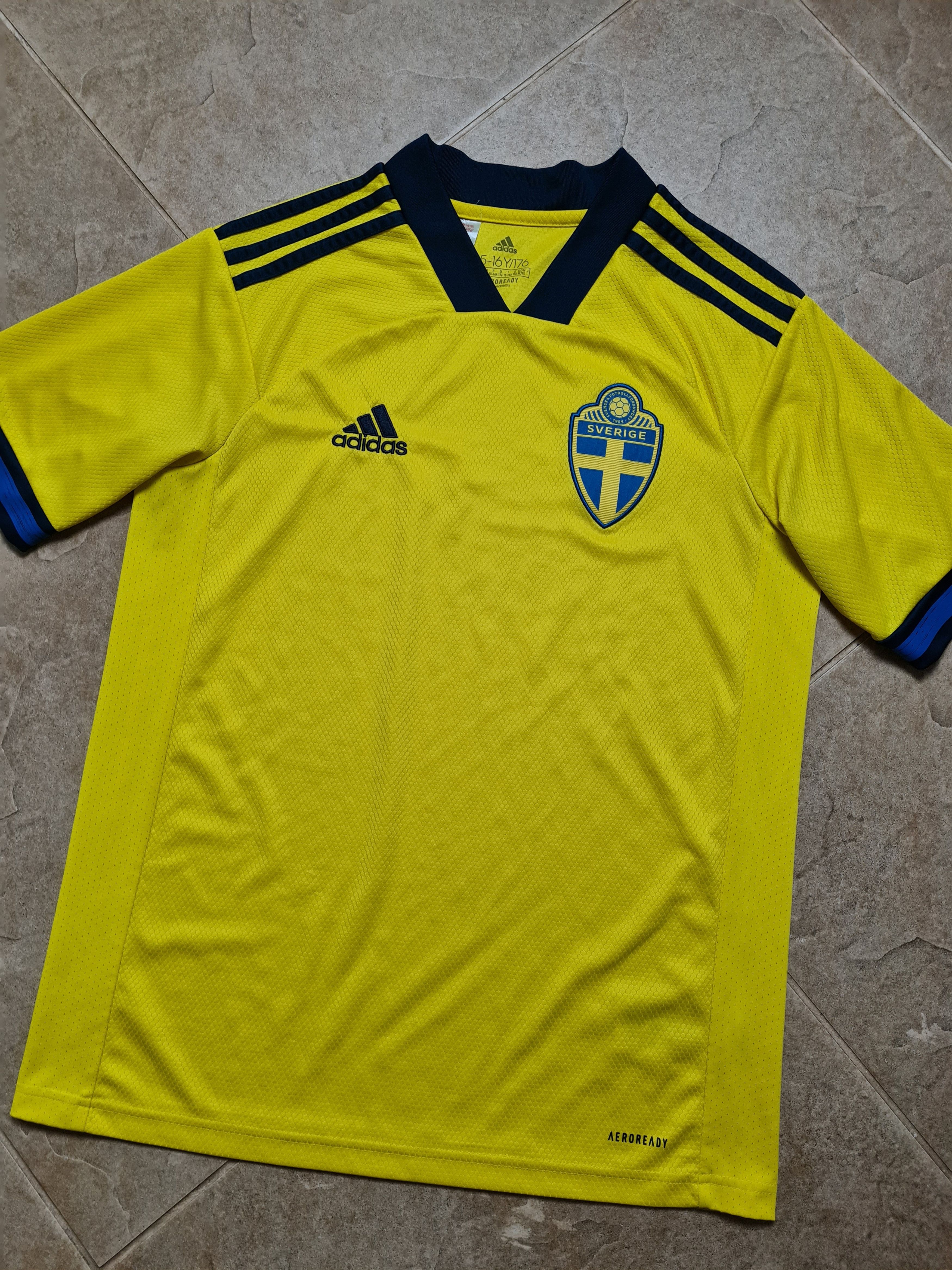 Adidas Sweden 2020-2021 Home Football Adidas Shirt Camiseta FH7613 Size US S / EU 44-46 / 1 - 5 Thumbnail