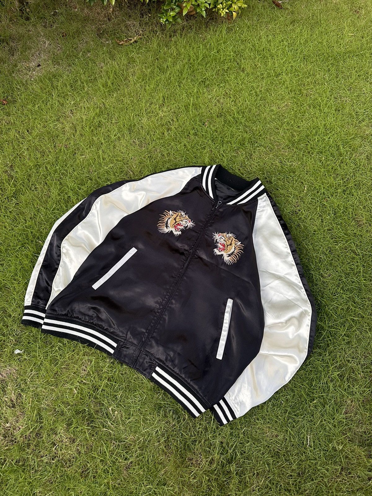 Designer × Japanese Brand × Vintage JAPAN VINTAGE BIG TIGER LOGO JACKET Size US L / EU 52-54 / 3 - 2 Thumbnail