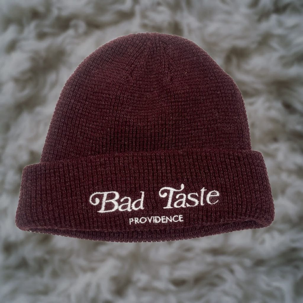 Vintage Unbranded Beanie Hat Adults Winter Snow One Size Fits Casual Maroon Knit Breathable Size ONE SIZE - 1 Thumbnail
