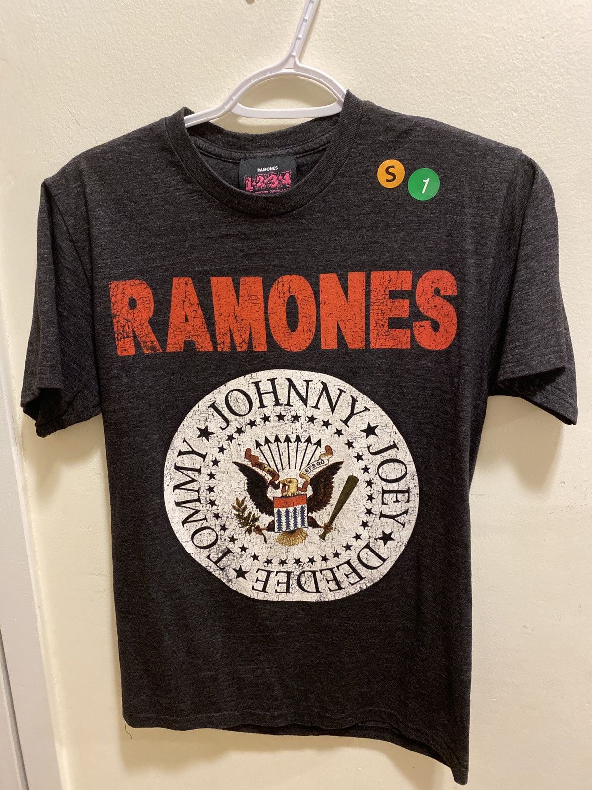 Band Tees Authentic Ramones t-shirt Size US S / EU 44-46 / 1 - 1 Thumbnail