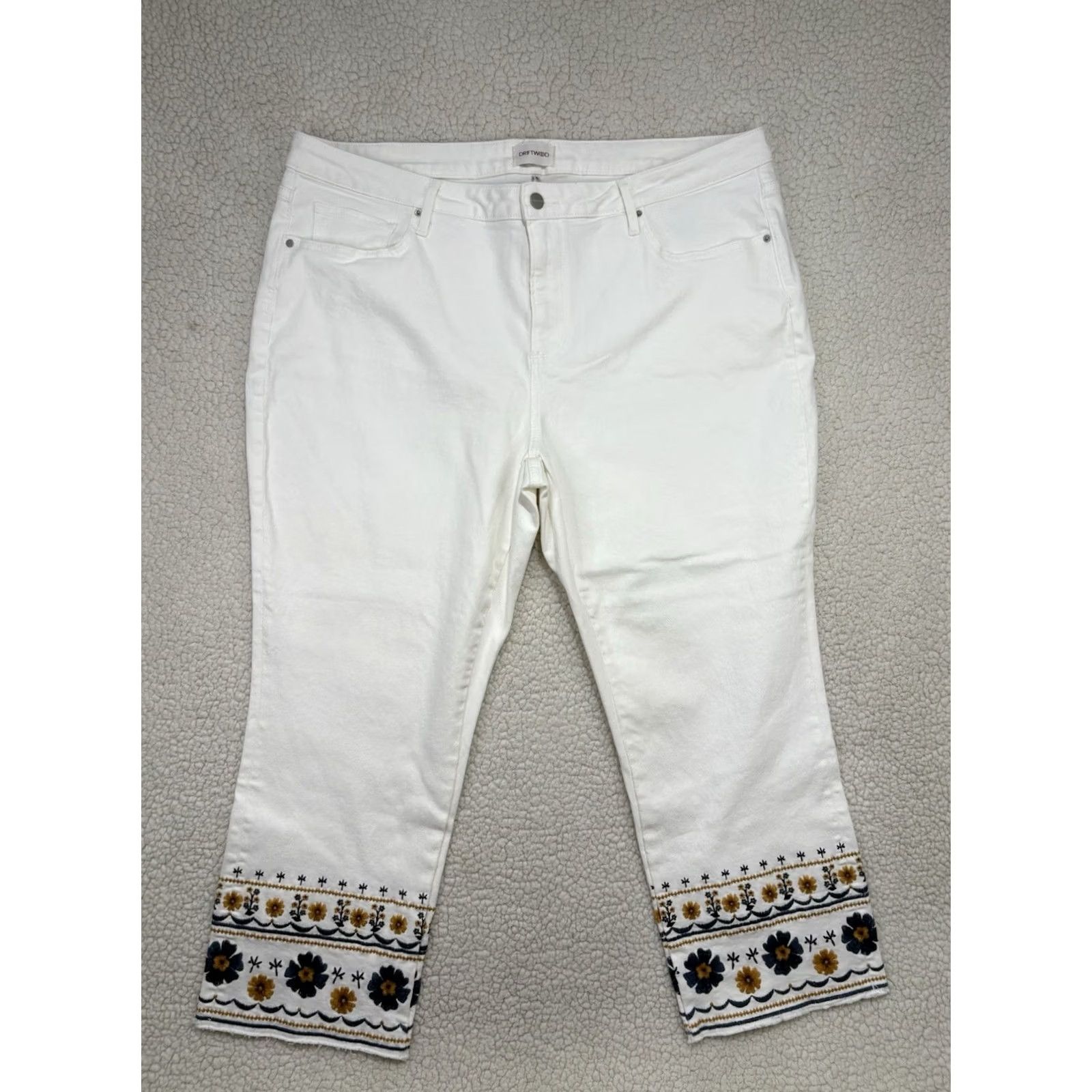 Vintage Driftwood Colette White Floral Embroidered Cropped Straight Jeans Plus Size 22 W Size 40" / US 18 - 2 Thumbnail