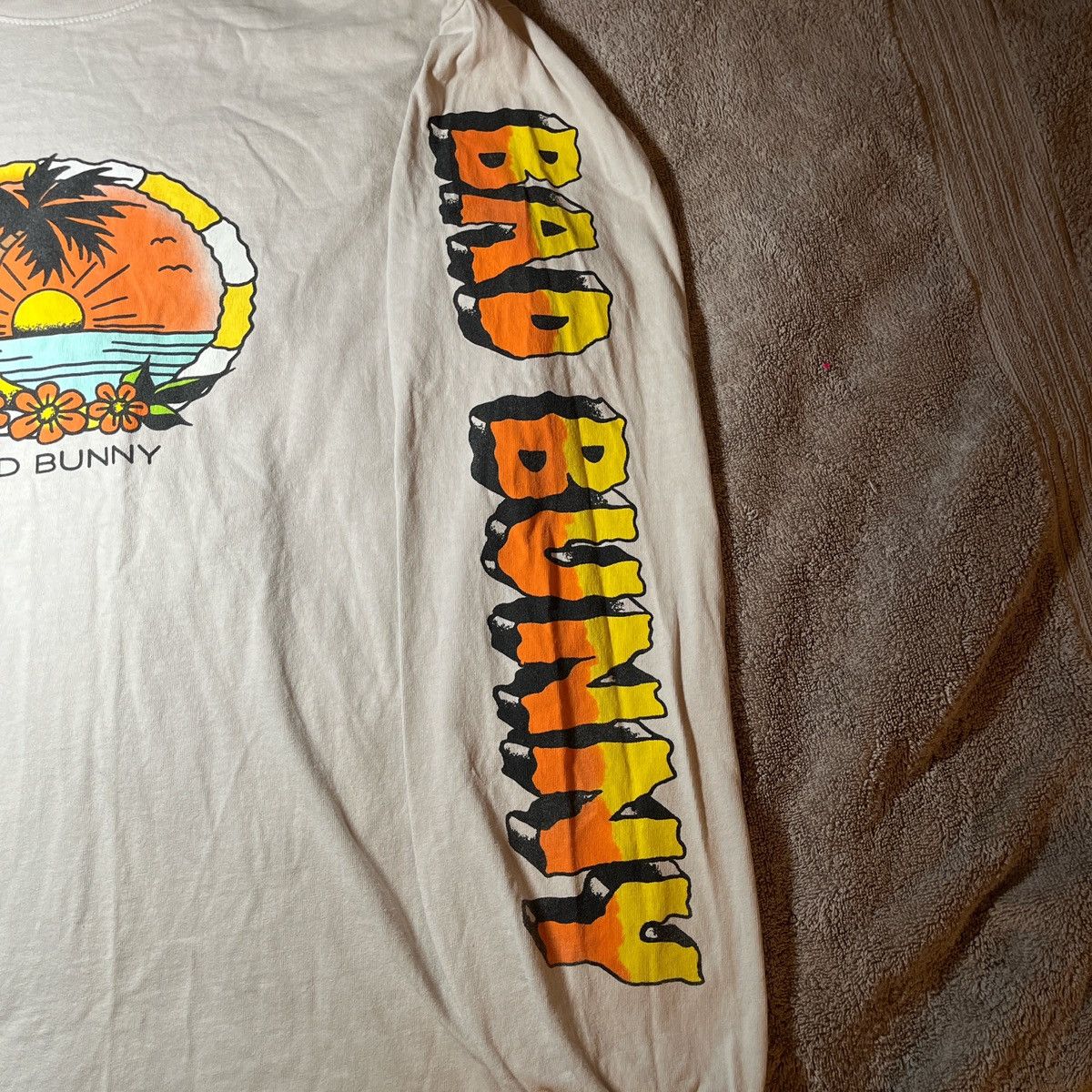 Other Bad Bunny Un Verano Sin Ti Long Sleeve Shirt Size US M / EU 48-50 / 2 - 4 Thumbnail