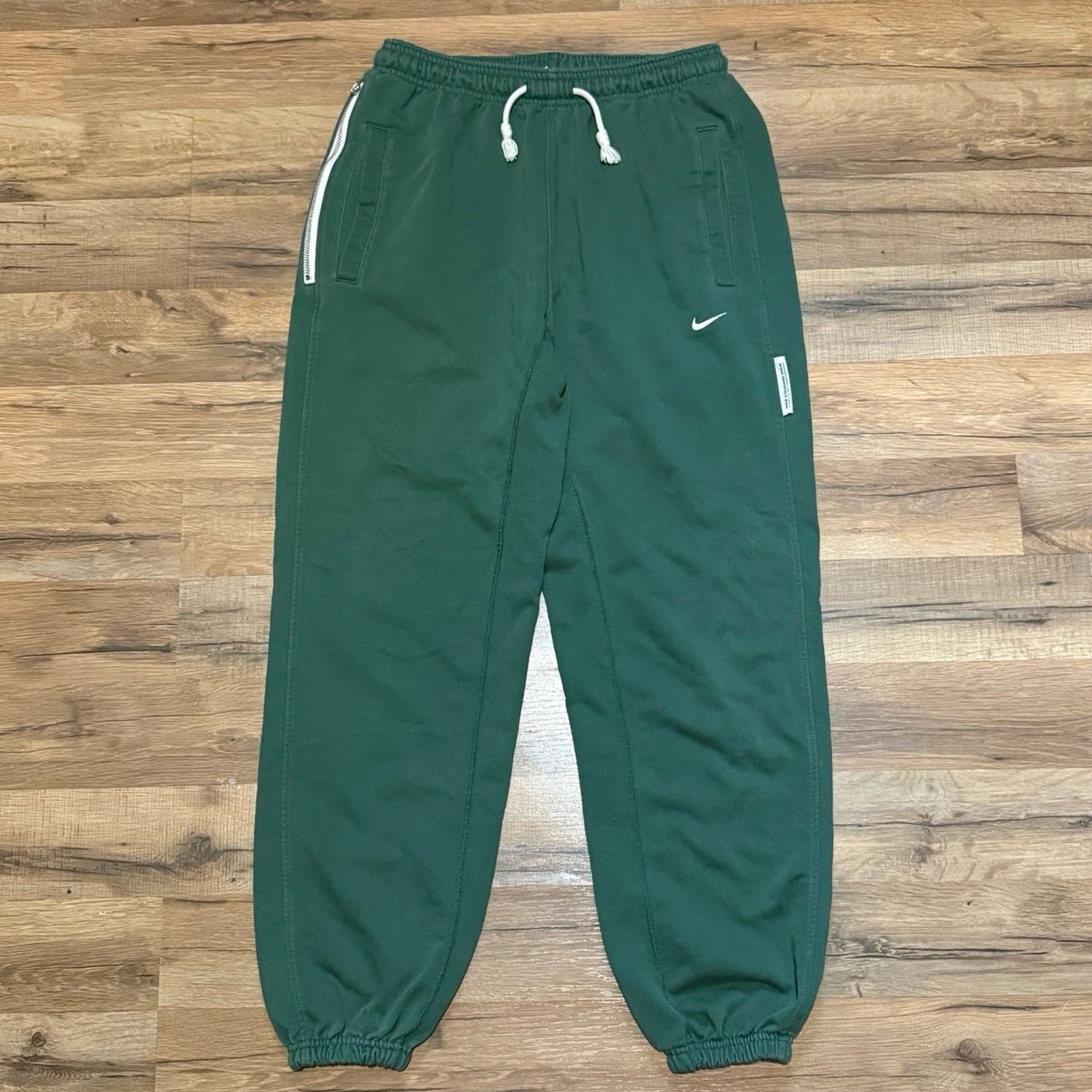Nike Nike Standard Issue Solo Swoosh Jogger Sweatpants Size US 28 / EU 44 - 1 Thumbnail