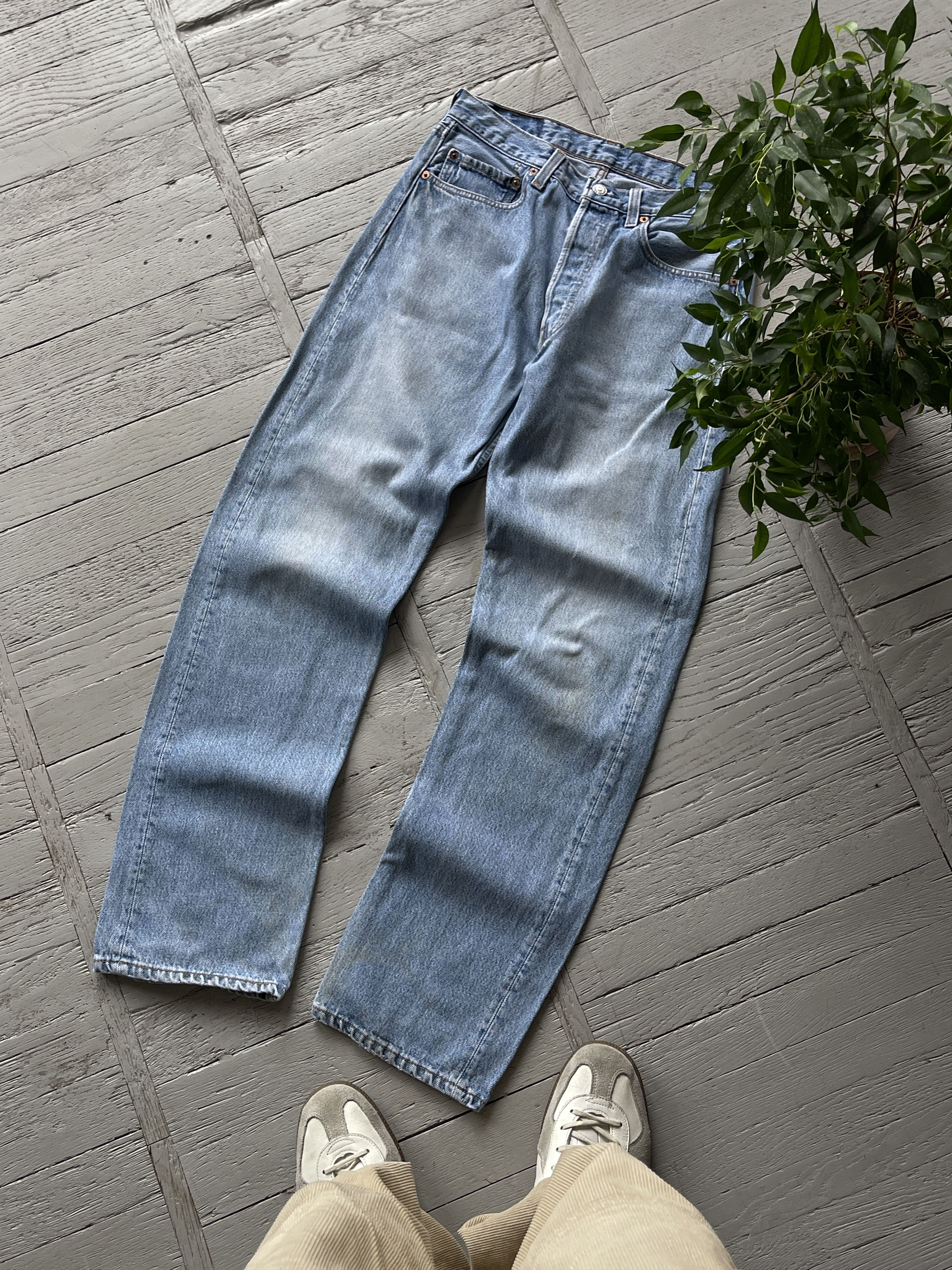 Levi's Vintage 90s Levi's 501 Washed Blue Denim Jeans Size US 32 / EU 48 - 2 Thumbnail