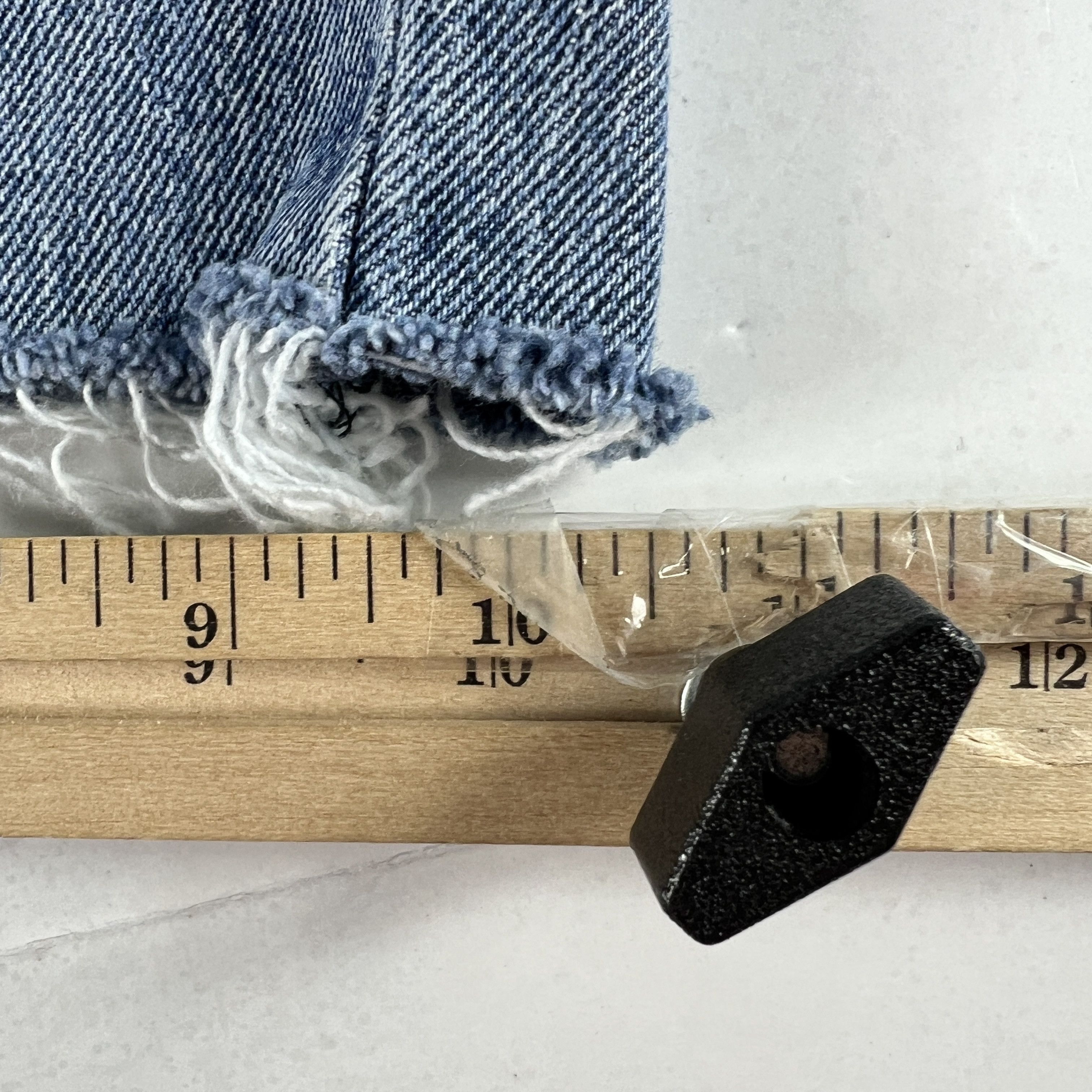 Levi's Levi's Jean Shorts 550 Relaxed Cut Off Cotton Denim Jorts Size US 33 - 13 Thumbnail
