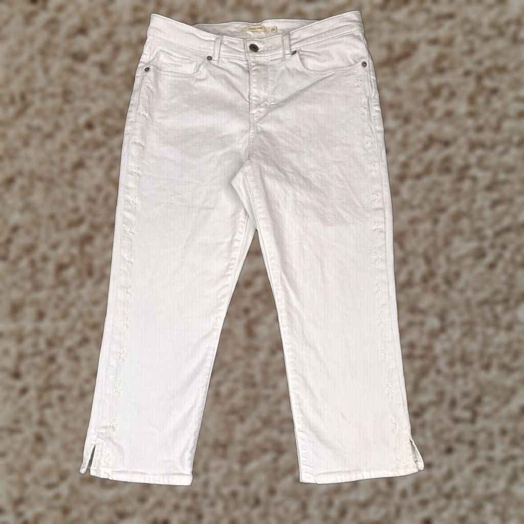 Levi's Levis Jeans Women White Capri Mid Rise 29x21 Cotton Blend 29 21 Inseam Denim 5-Pocket Distressed Capris Womens Jeans Size 29" - 1 Thumbnail